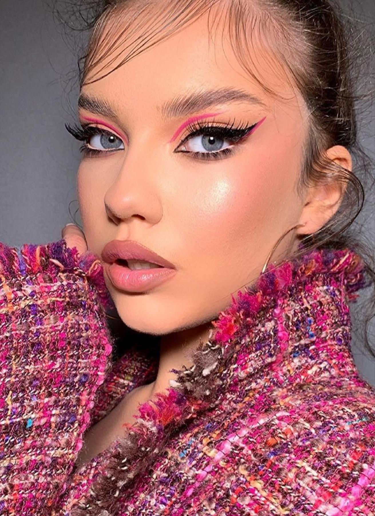 Best Pink Eyeshadows Makeup Looks for 2022 Fashion Trends