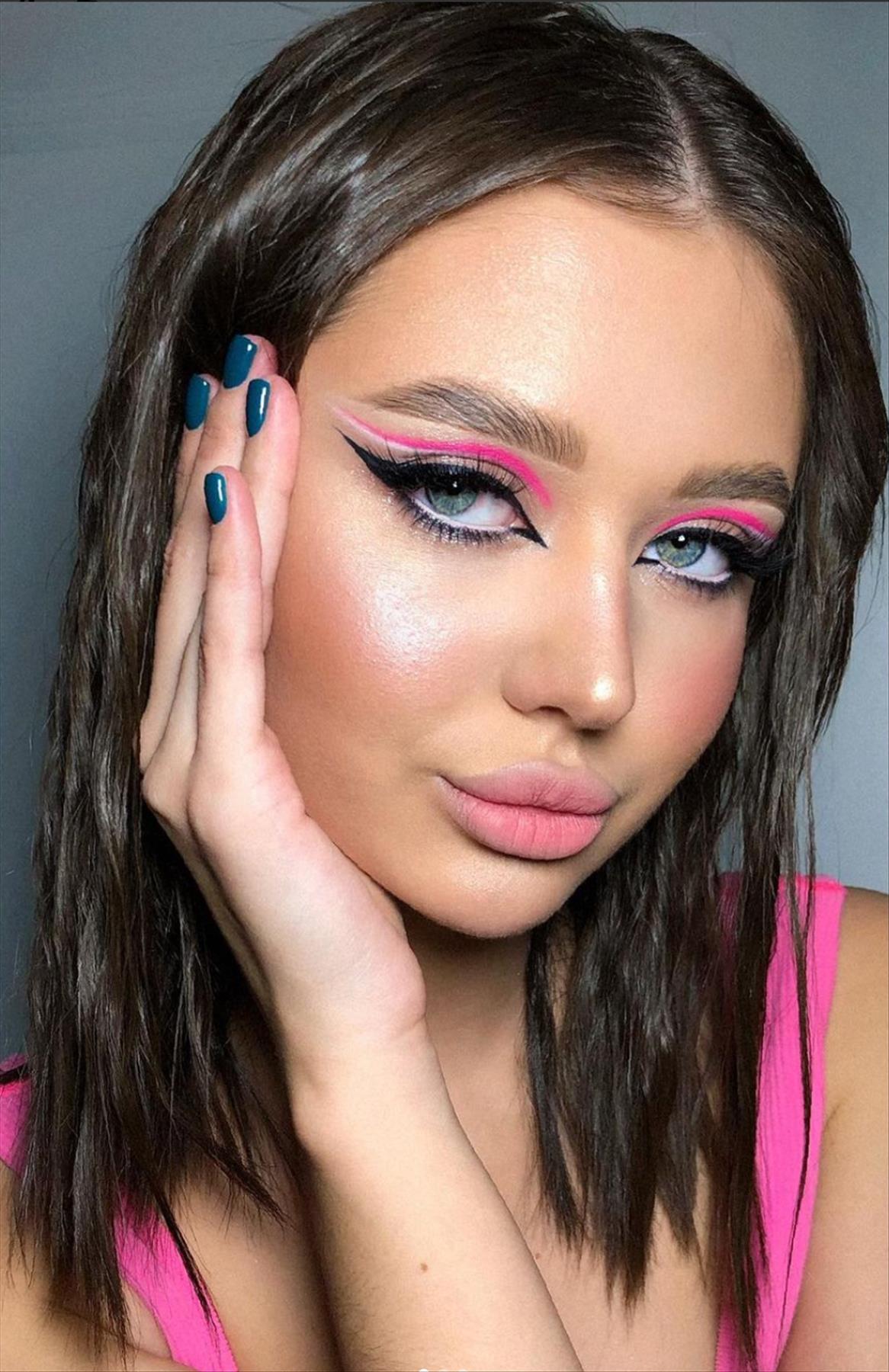 Best Pink Eyeshadows Makeup Looks for 2022 Fashion Trends