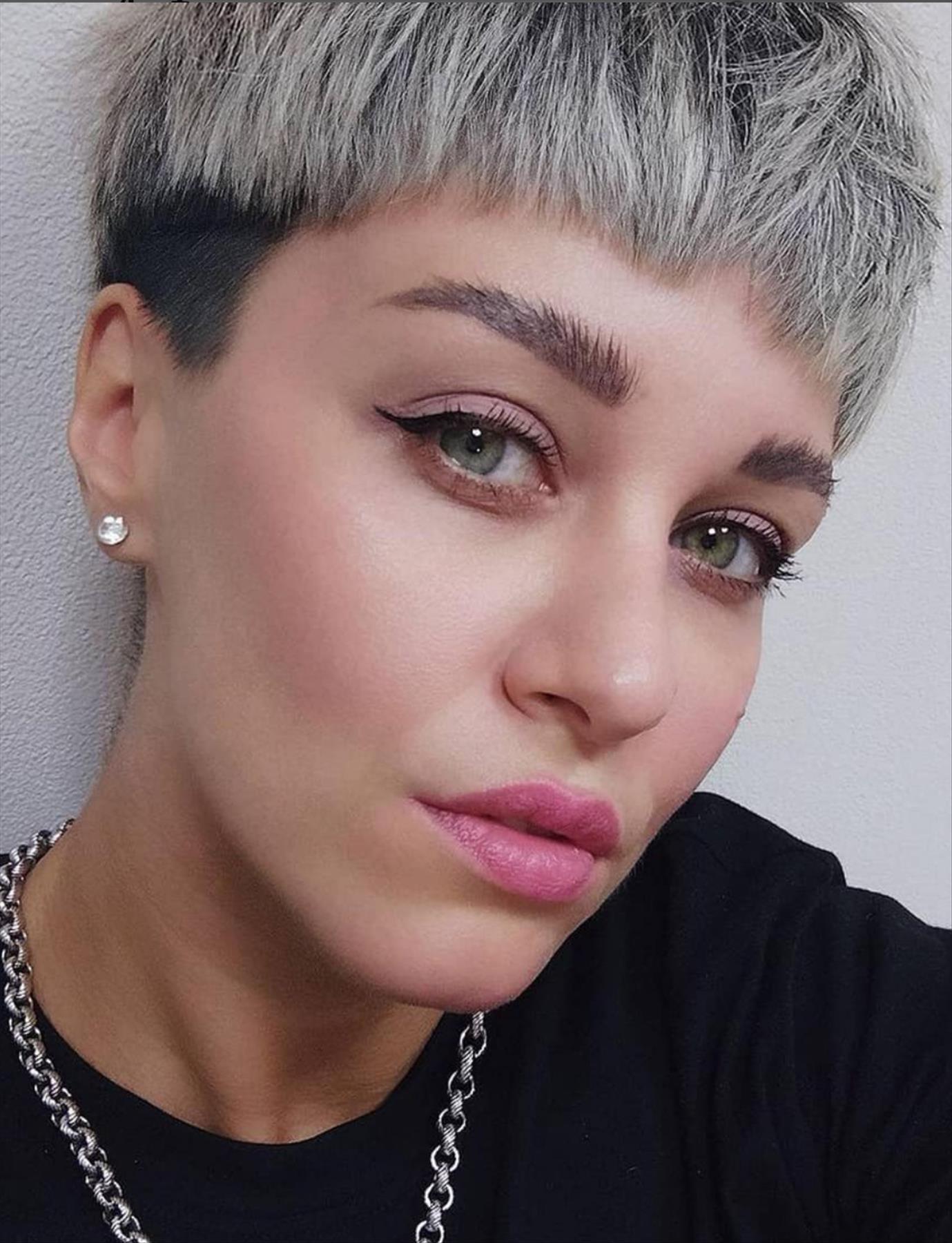 Cool short pixie hairstyles for women 2022 