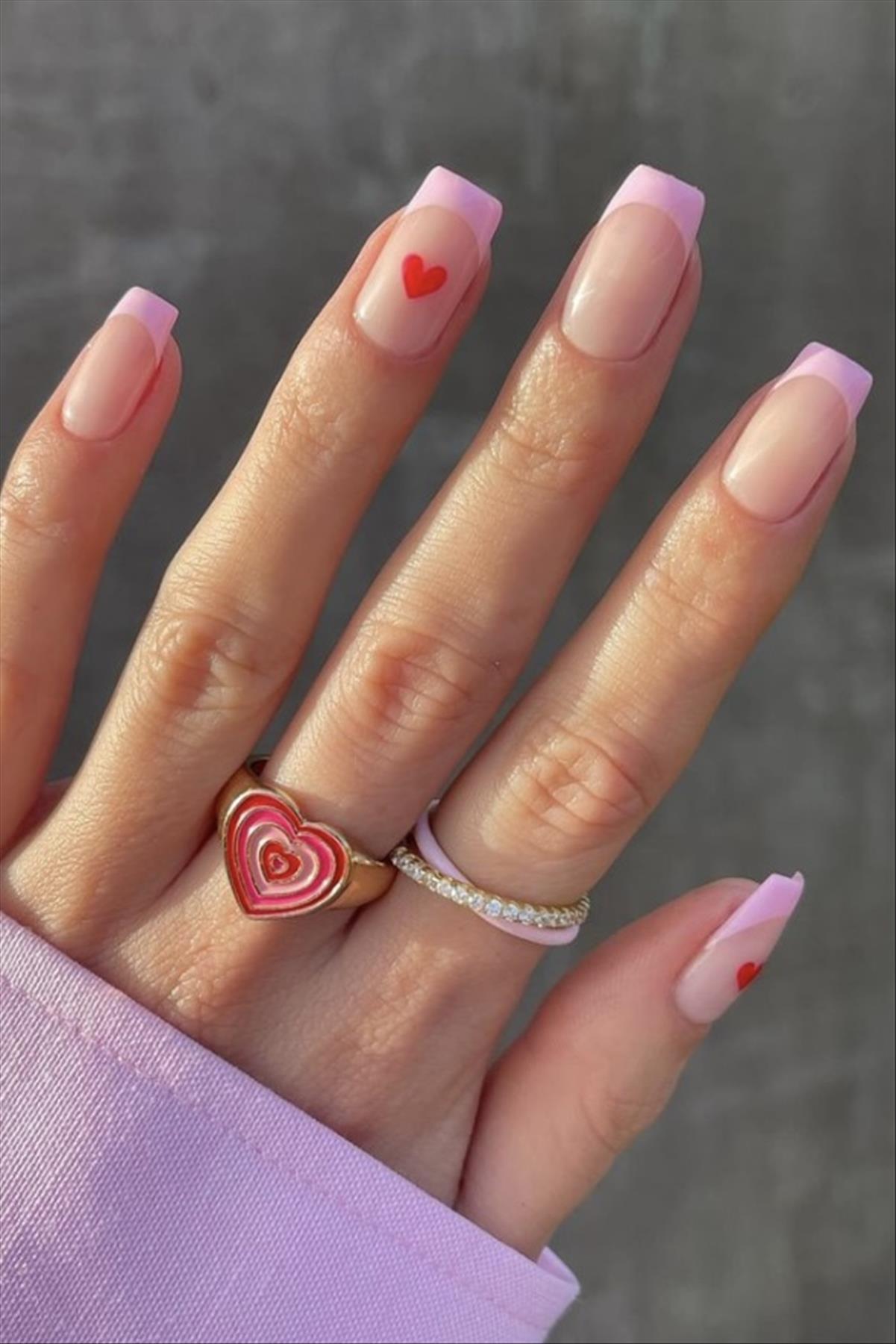 Romantic Valentine's Day nails for 14th February nails 2022