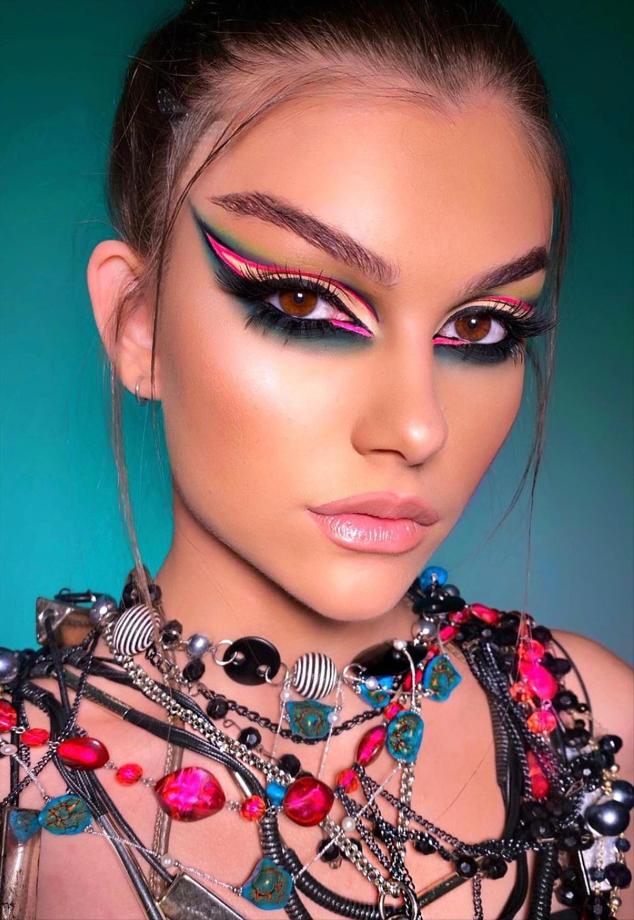 Best Pink Eyeshadows Makeup Looks for 2022 Fashion Trends