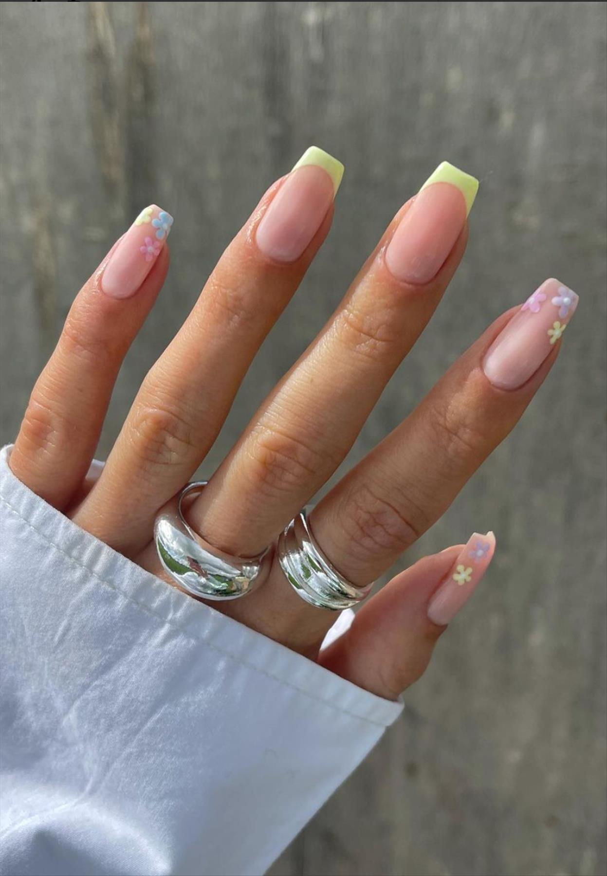 Best Short French tip coffin nails for Spring nails 2022 trends