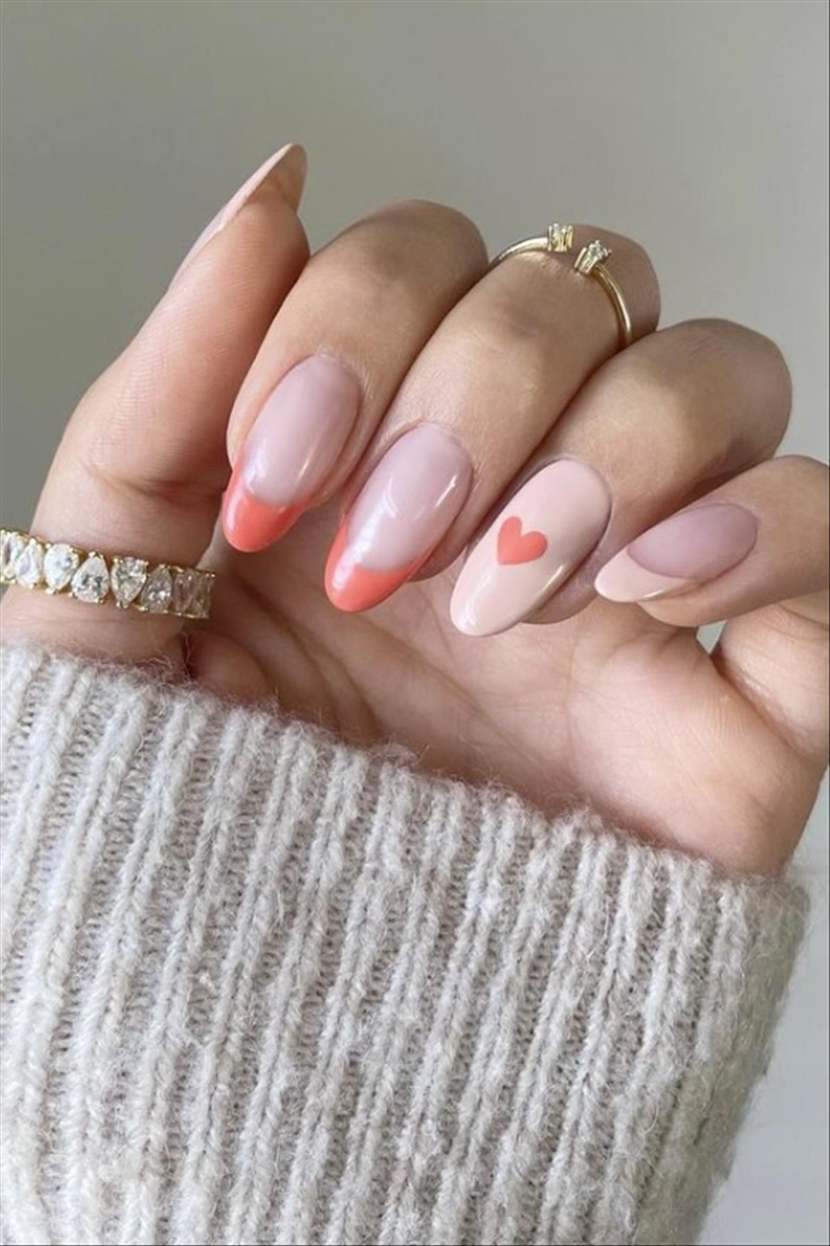 Romantic Valentine's Day nails for 14th February nails 2022