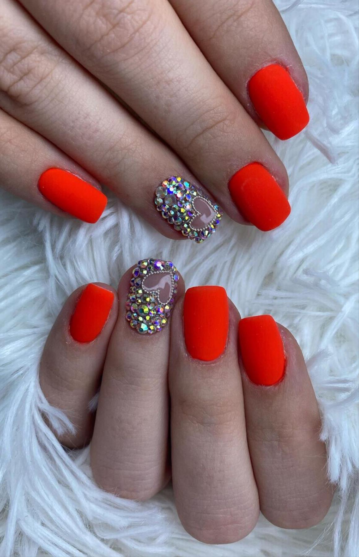 Romantic Valentine's Day nails for 14th February nails 2022