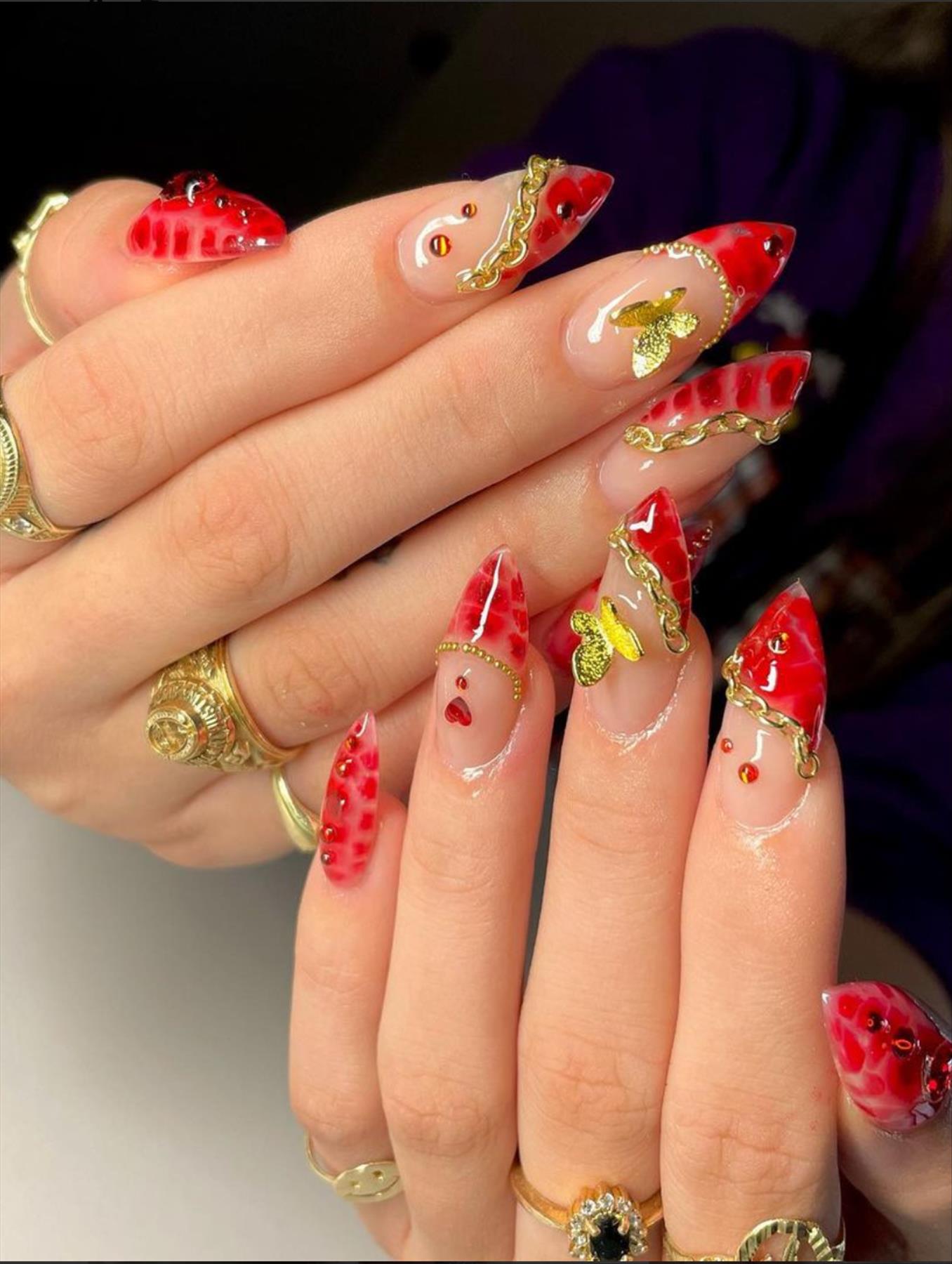 Romantic Valentine's Day nails for 14th February nails 2022