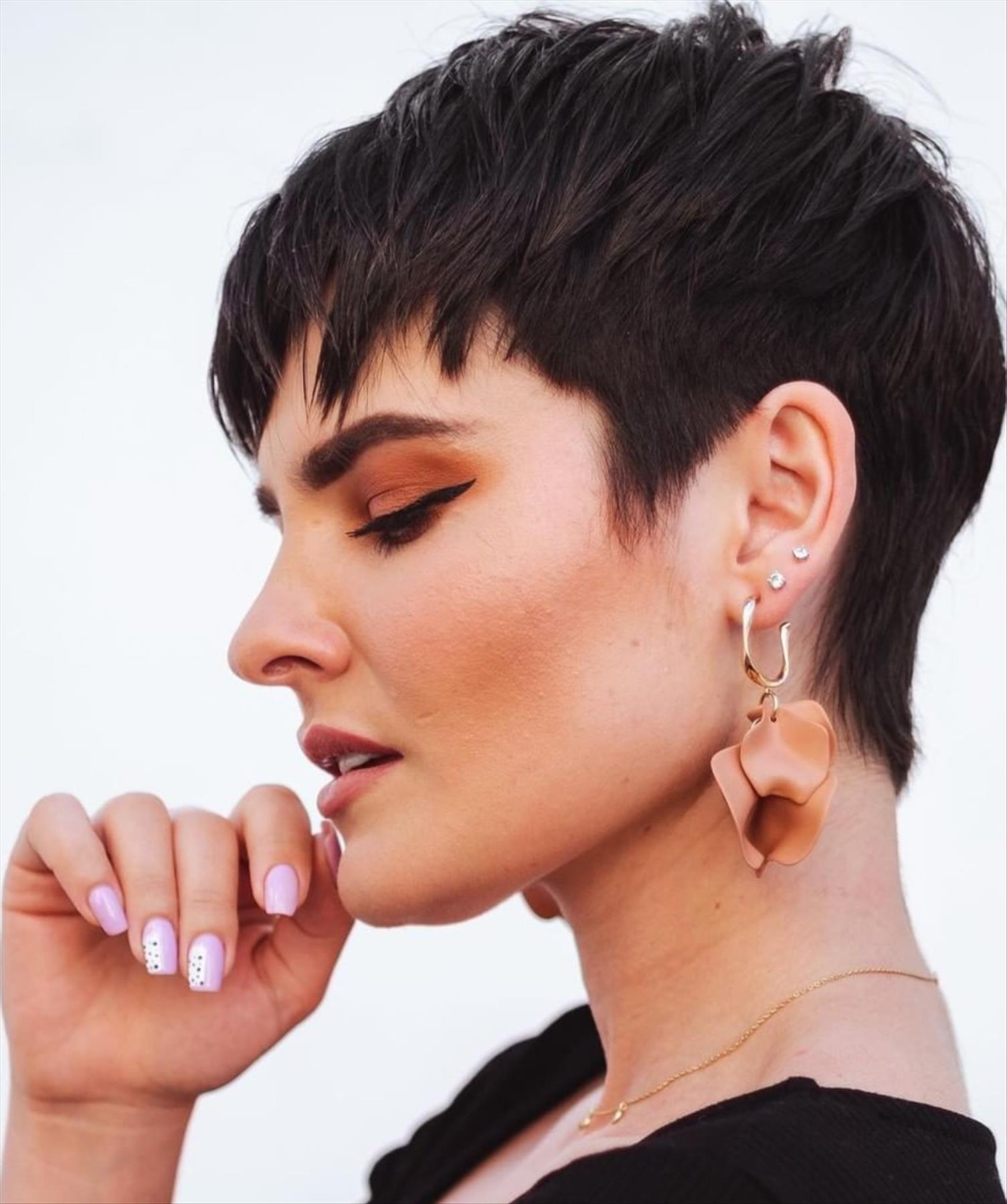 Cool short pixie hairstyles for women 2022 