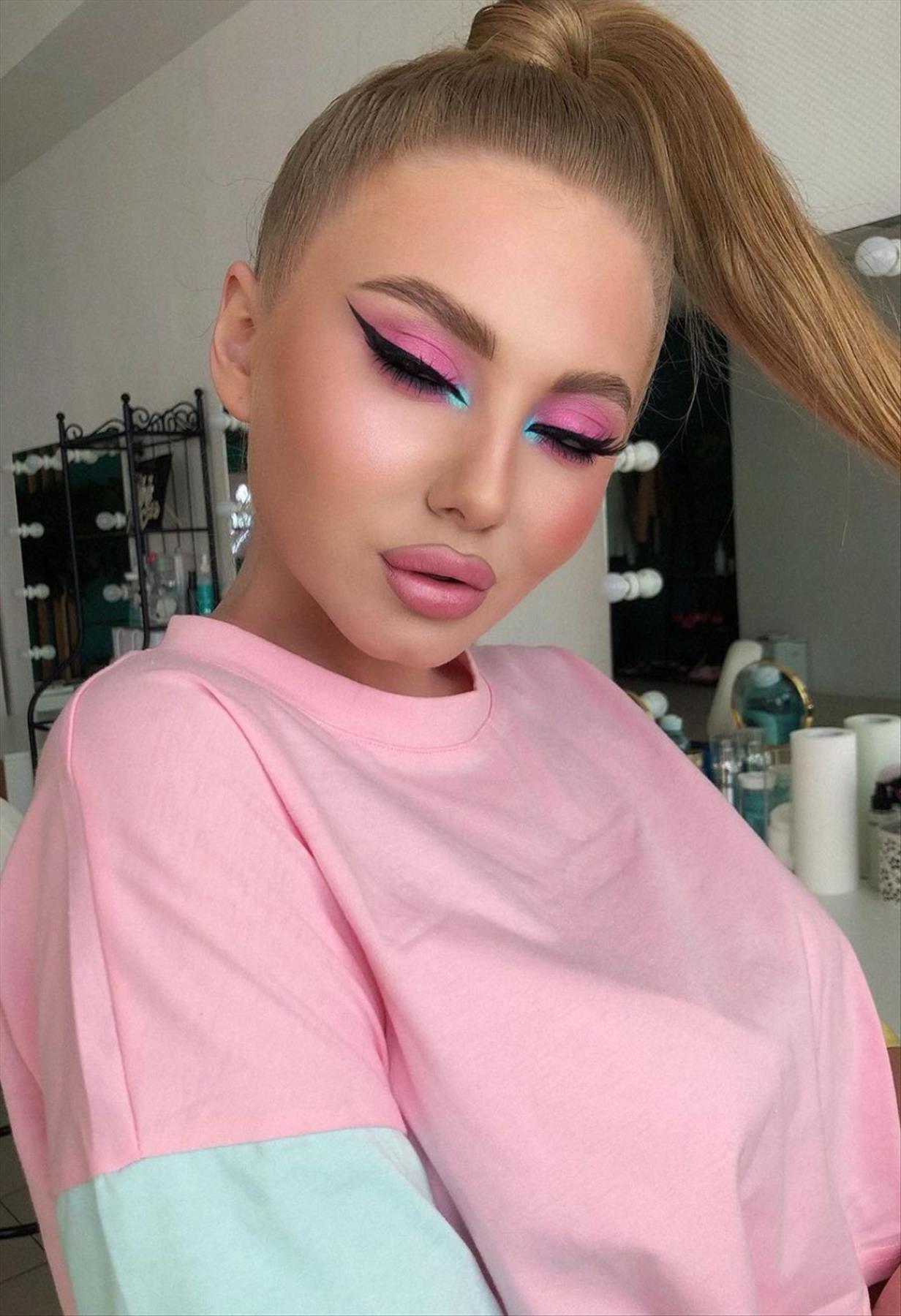 Best Pink Eyeshadows Makeup Looks for 2022 Fashion Trends