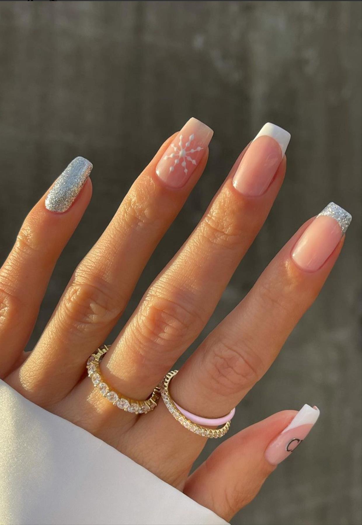 Best Short French tip coffin nails for Spring nails 2022 trends