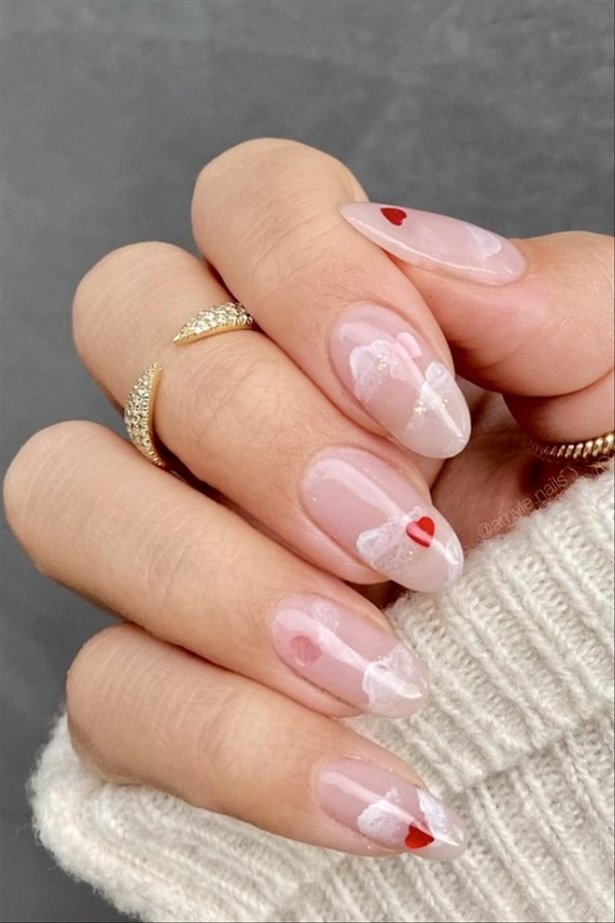 Romantic Valentine's Day nails for 14th February nails 2022