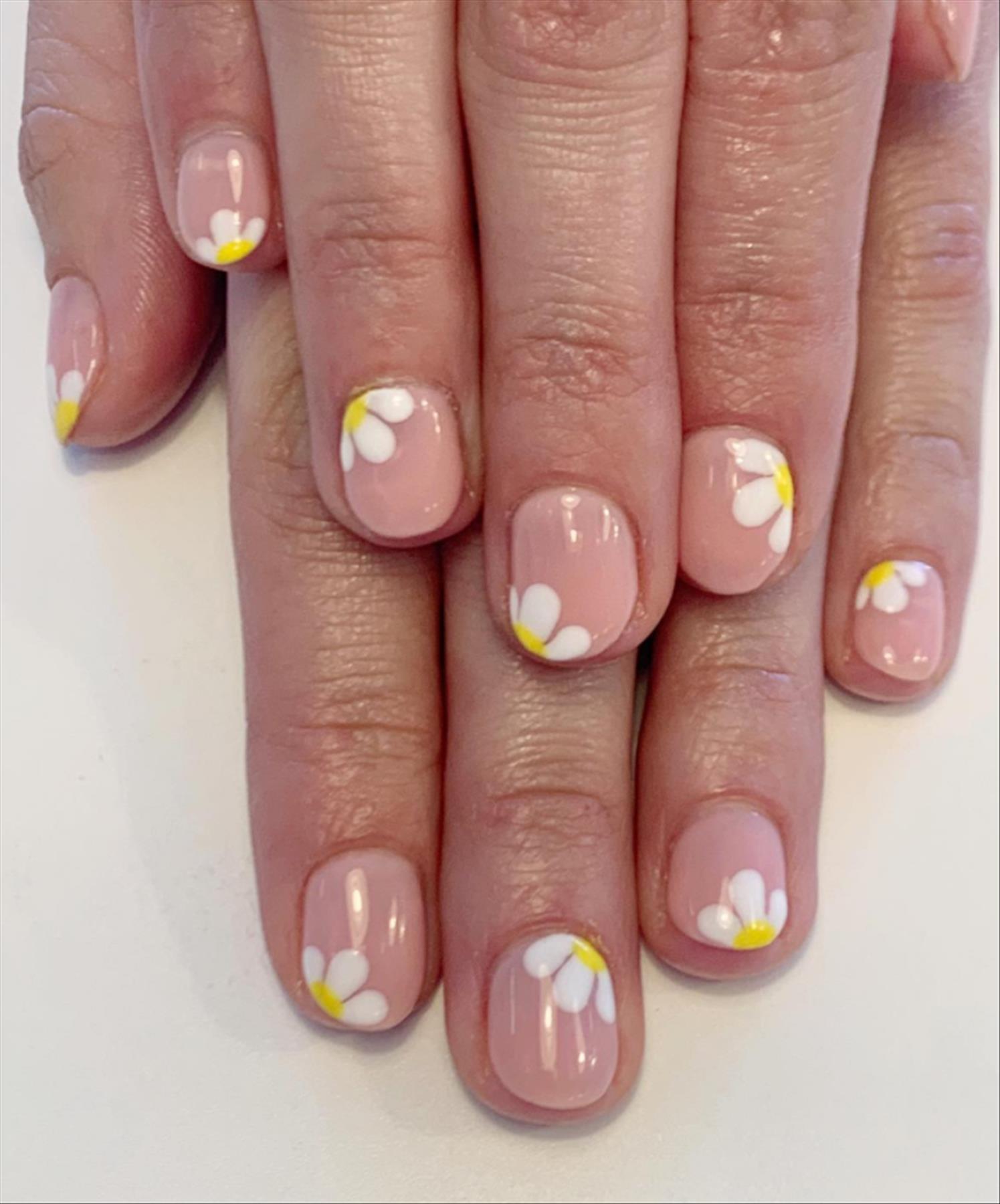 Trending Spring nails with floral nail designs ideas