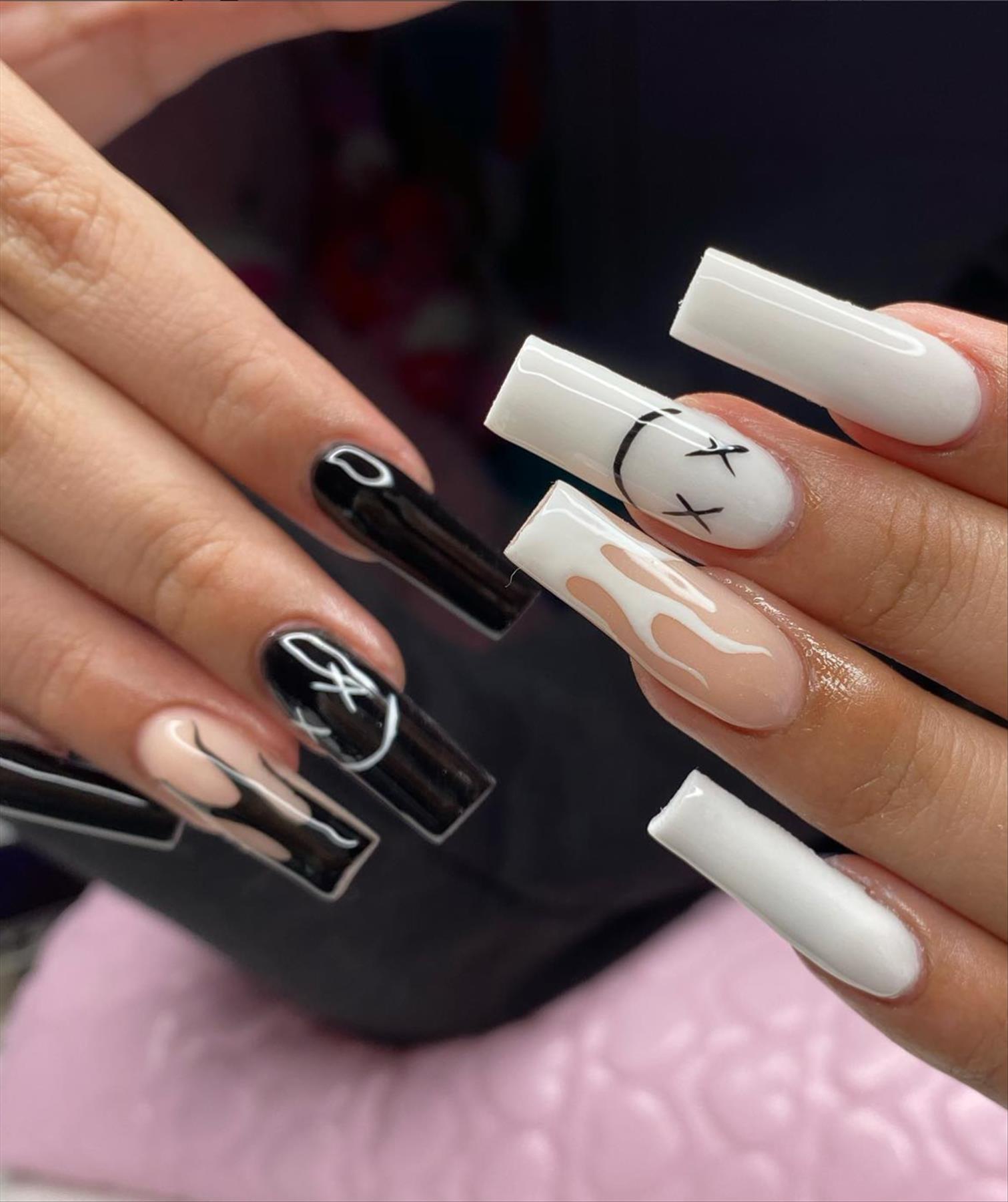 Edgy grunge acrylic nail ideas with black manicures