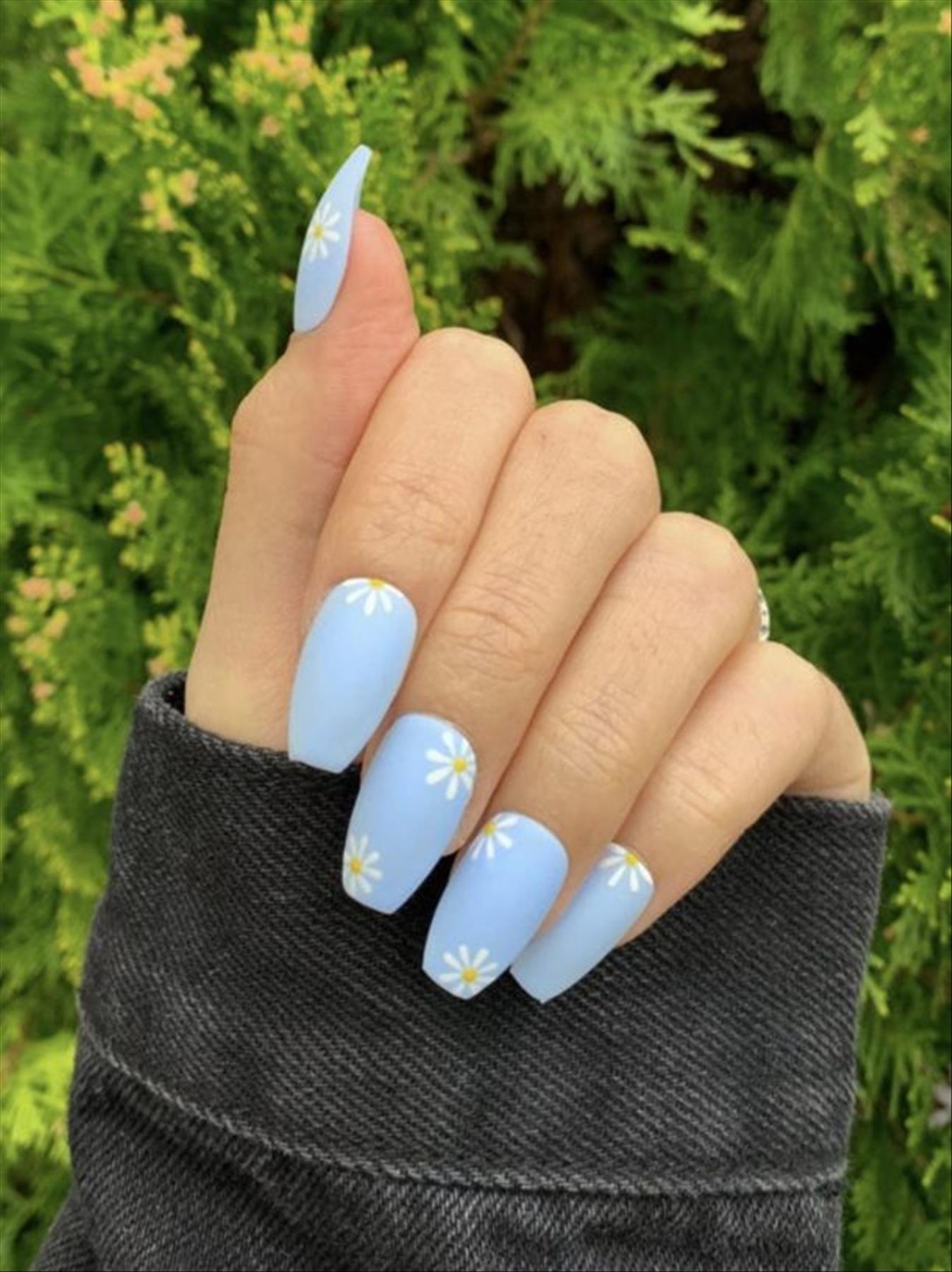 Trending Spring nails with floral nail designs ideas