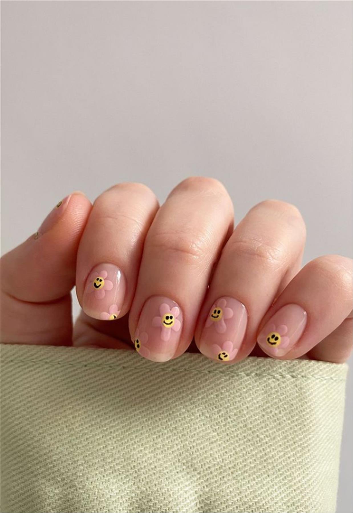 Trending Spring nails with floral nail designs ideas