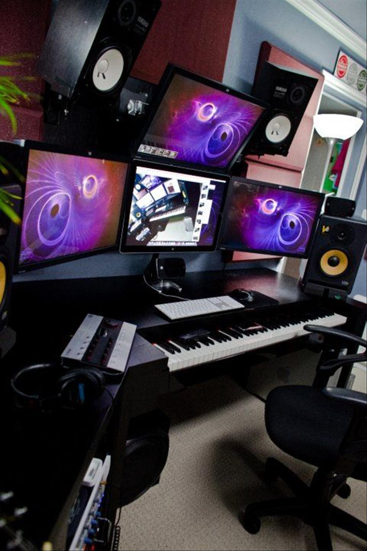 Cool Home Music Studio Decoration Ideas & Inspiration