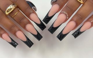 Edgy grunge acrylic nail ideas with black manicures