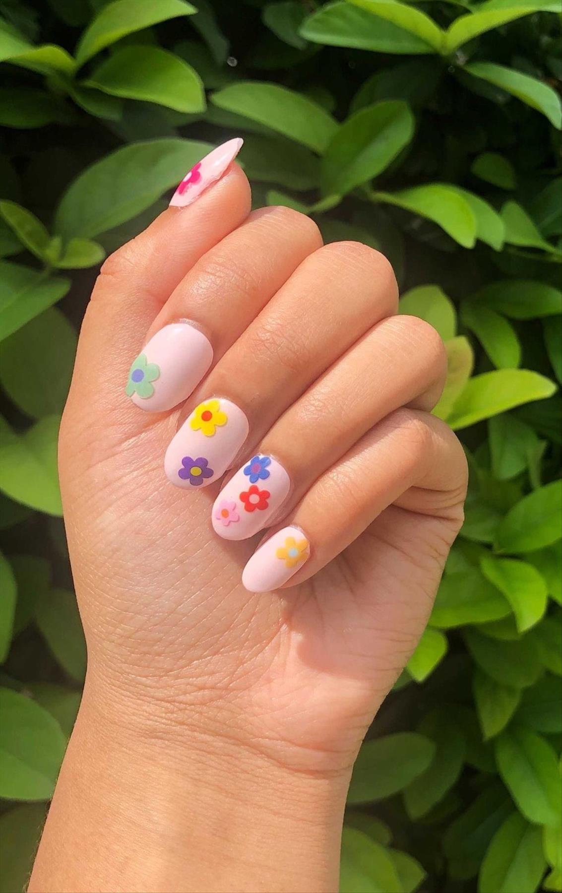 Trending Spring nails with floral nail designs ideas