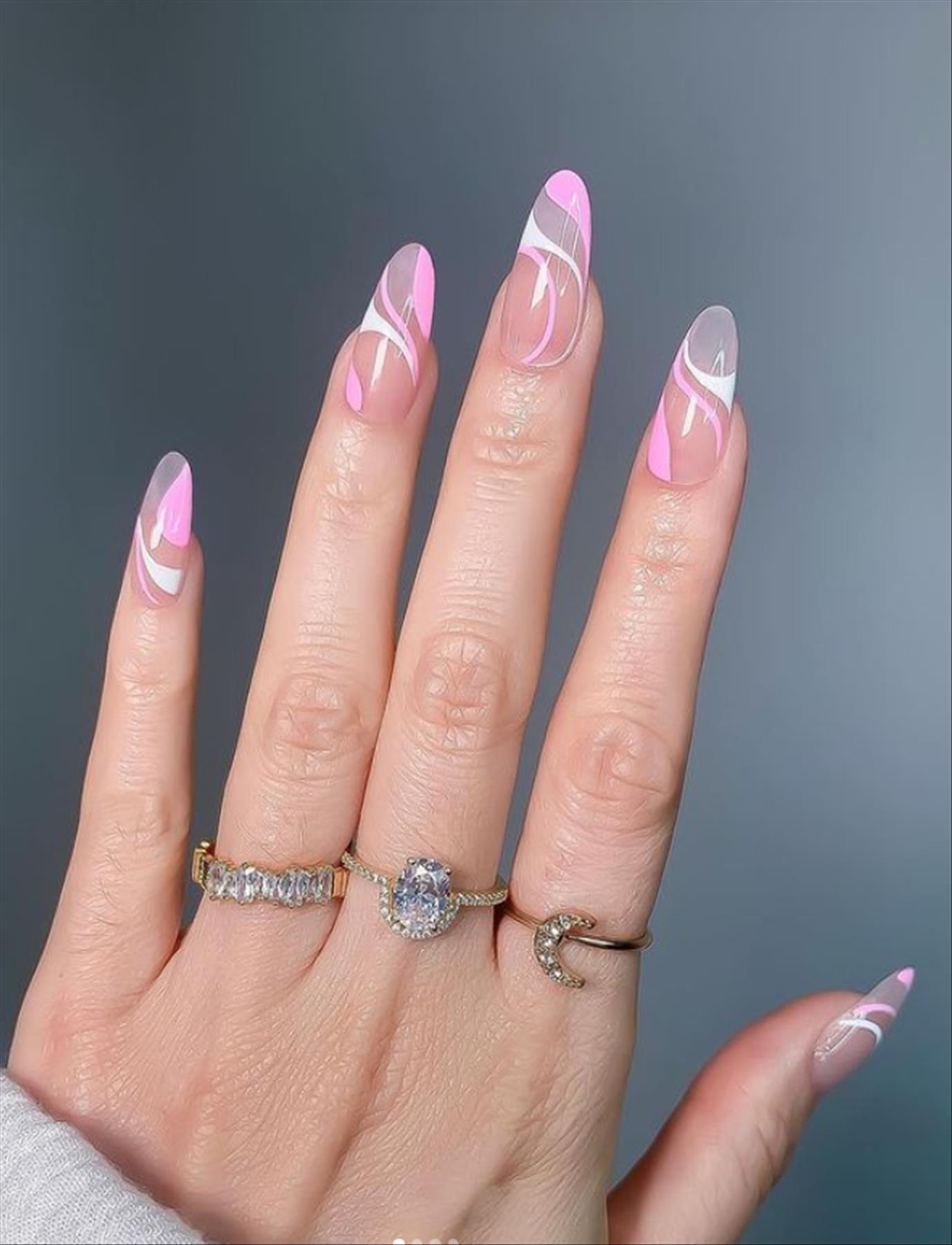 Trendy minimalist nails art for spring manicures