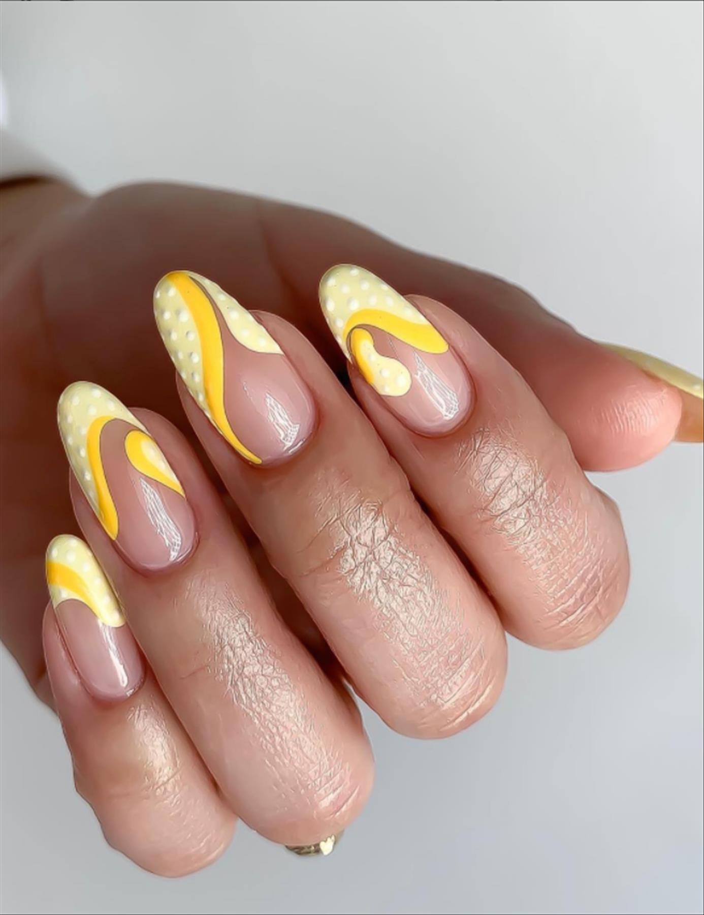 Trendy minimalist nails art for spring manicures