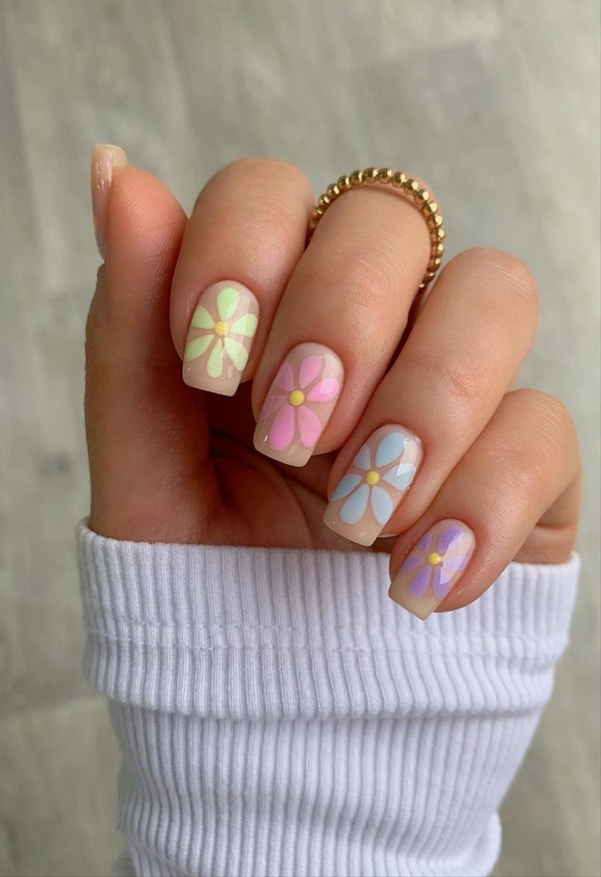  Trendy Summer Nail Designs with Short Square Nails 2022