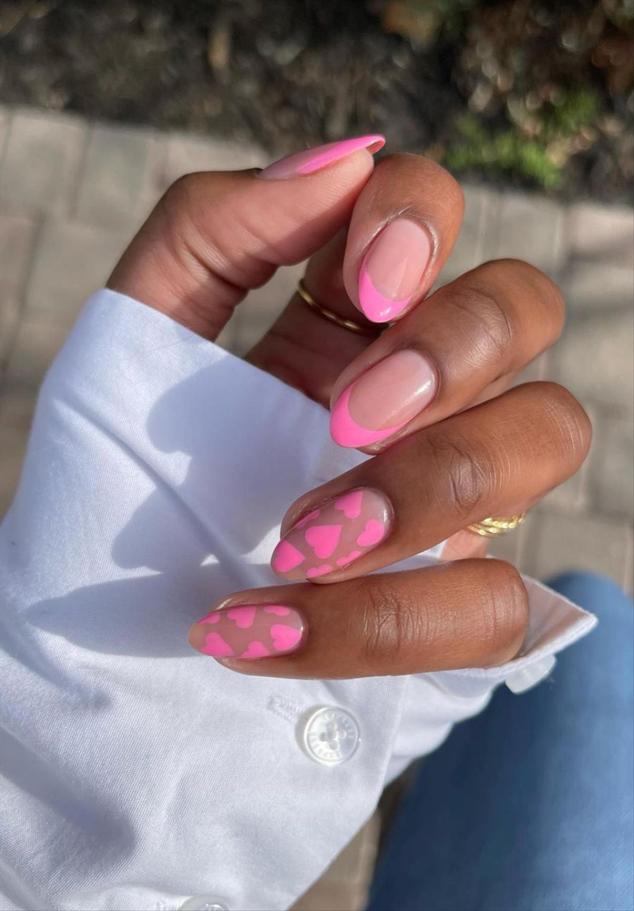 Trendy french tip nails to bring another dimension to your manicure