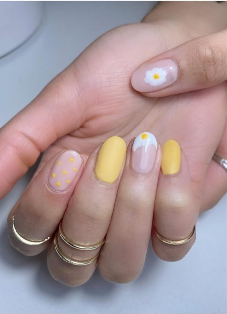 Cute Easter nail designs to get inspired 2022