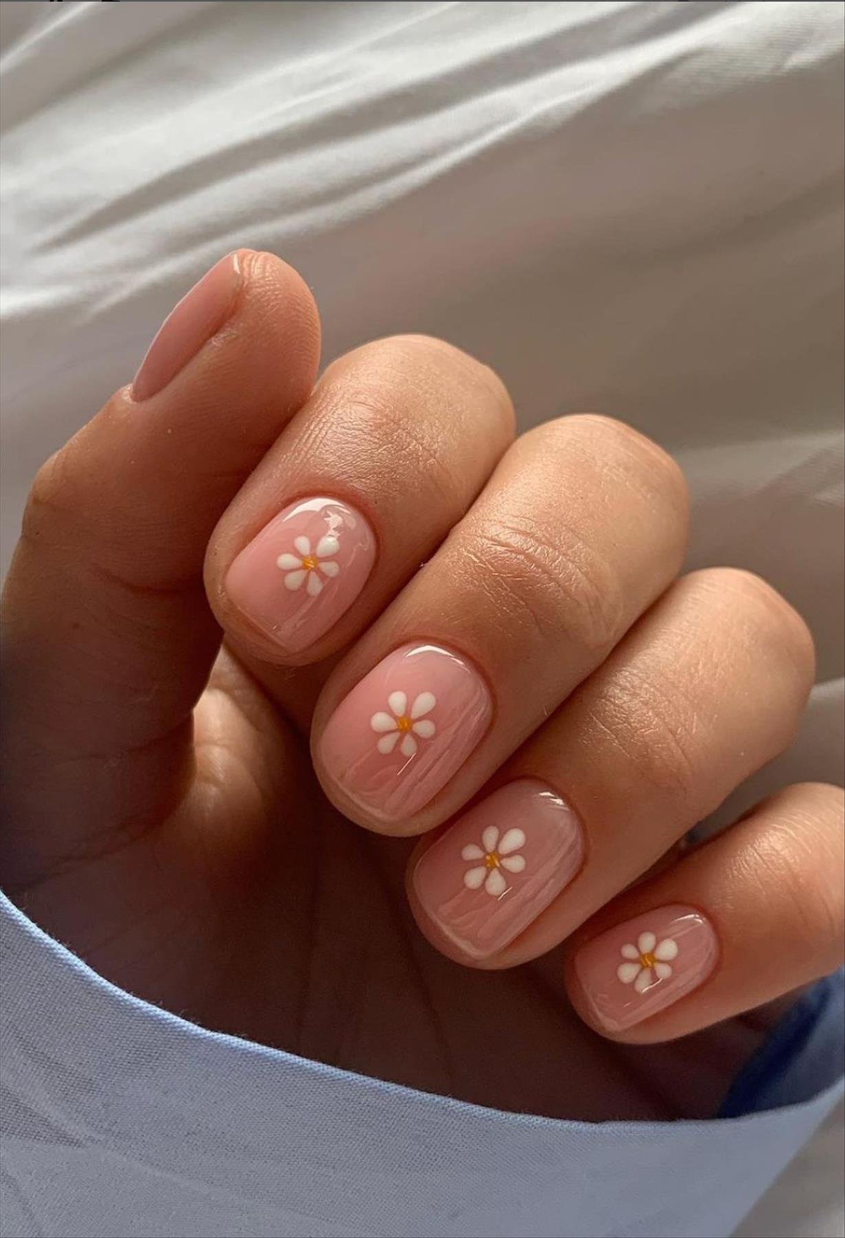  Trendy Summer Nail Designs with Short Square Nails 2022