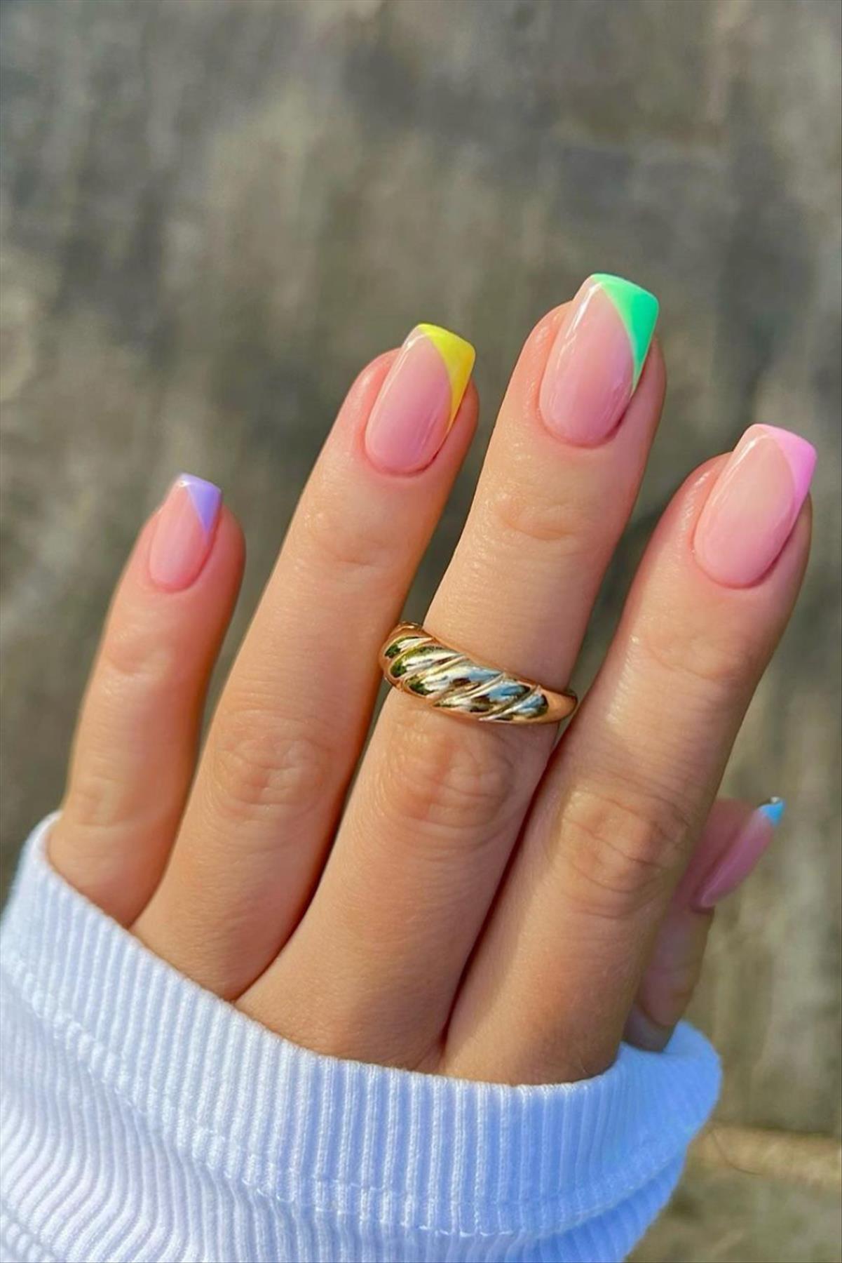  Trendy Summer Nail Designs with Short Square Nails 2022