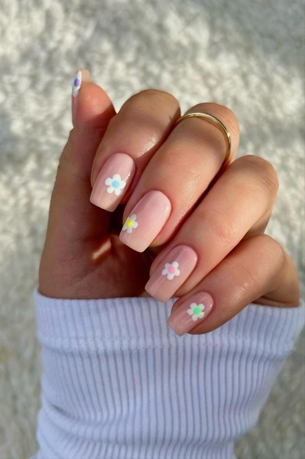  Trendy Summer Nail Designs with Short Square Nails 2022