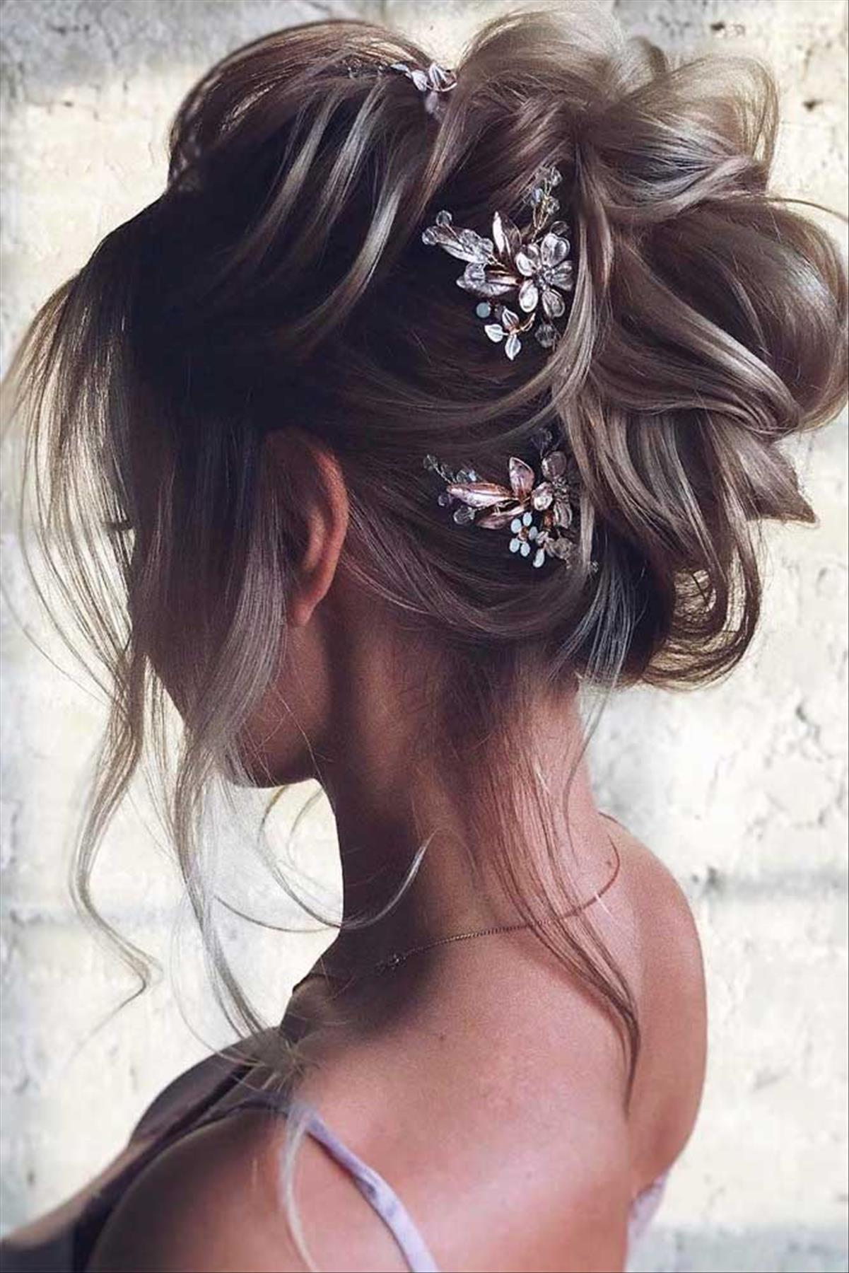  Elegant prom updos hairstyle 2022 to refresh your look