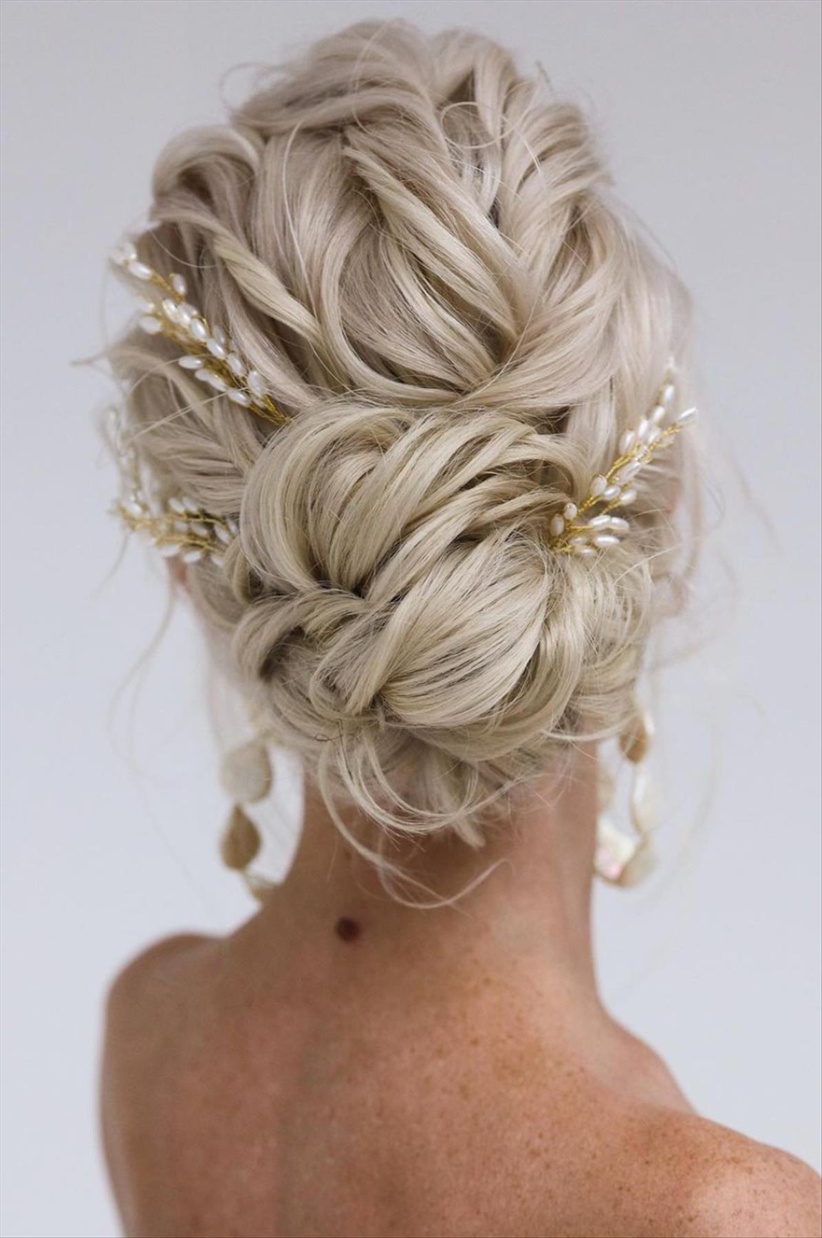  Elegant prom updos hairstyle 2022 to refresh your look