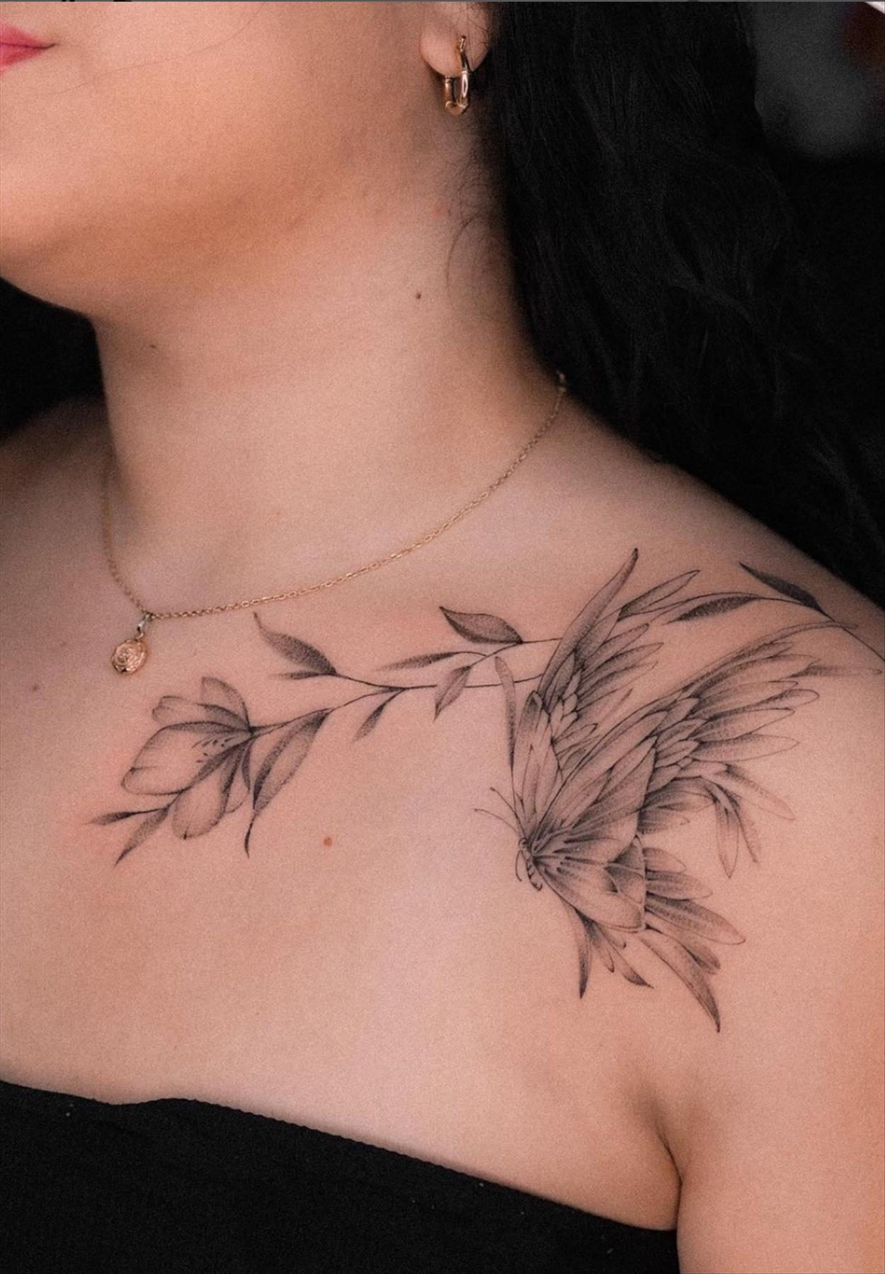Stunning shoulder tattoos for women 2022 for a chic look