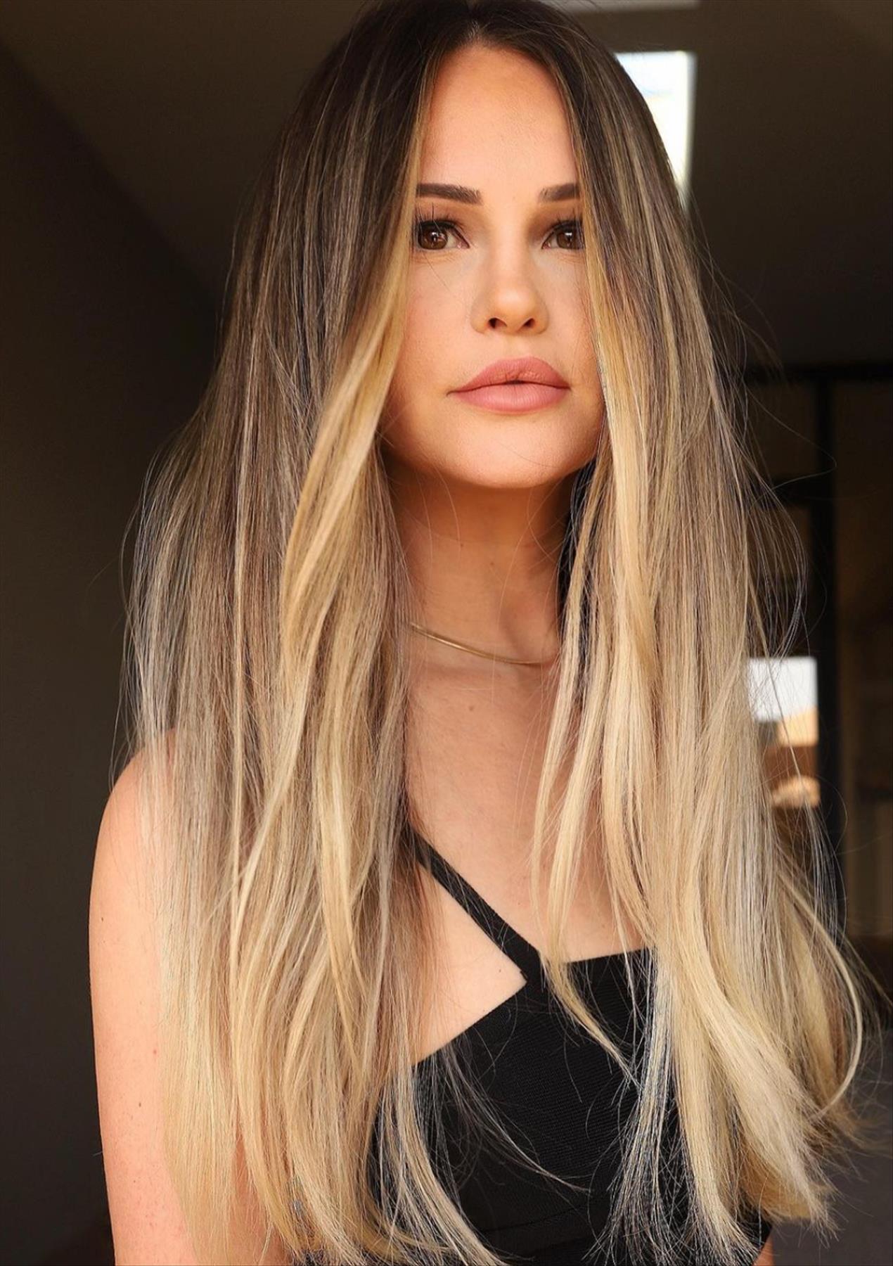 Chic Straight hairstyle for women to rock the season