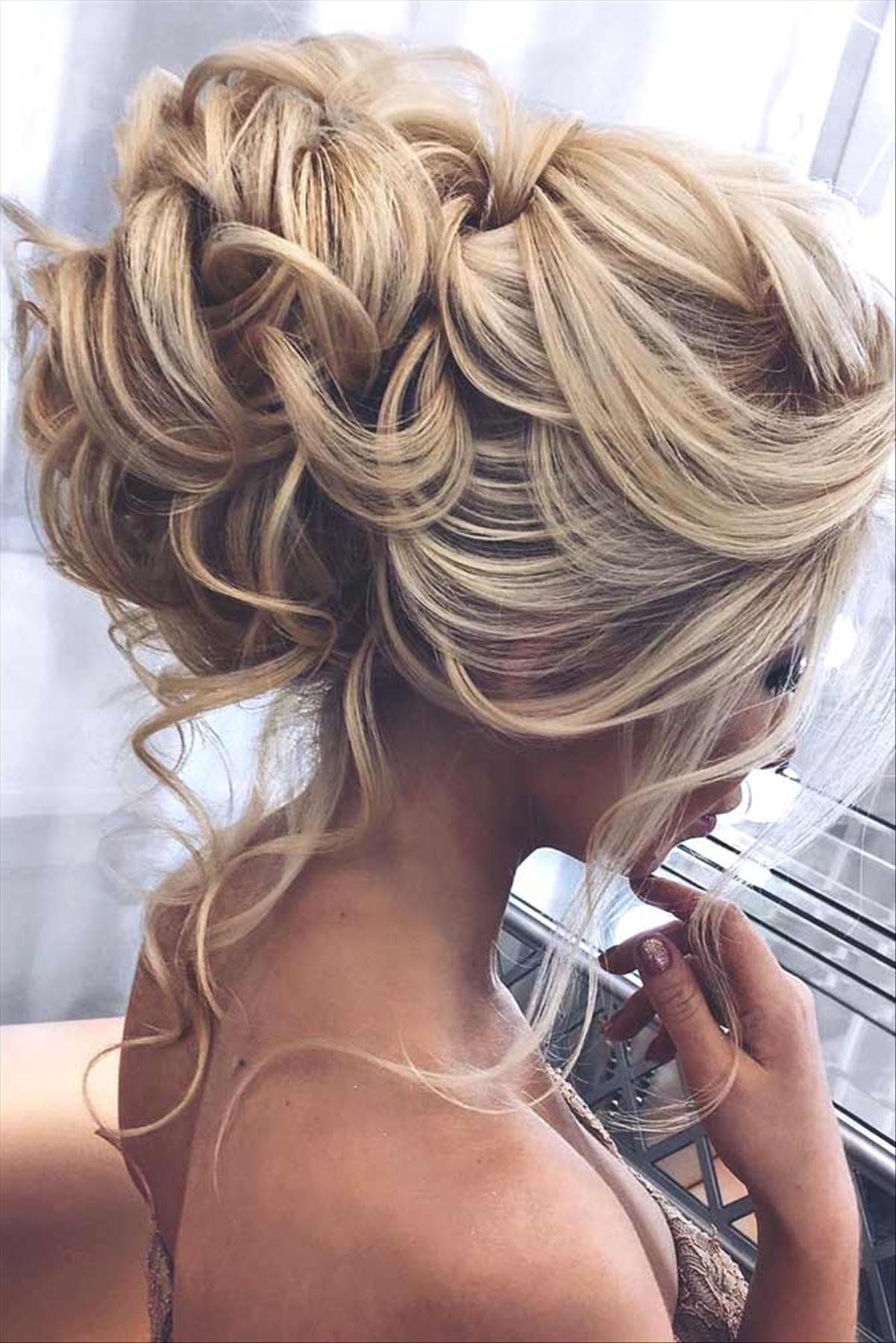  Elegant prom updos hairstyle 2022 to refresh your look