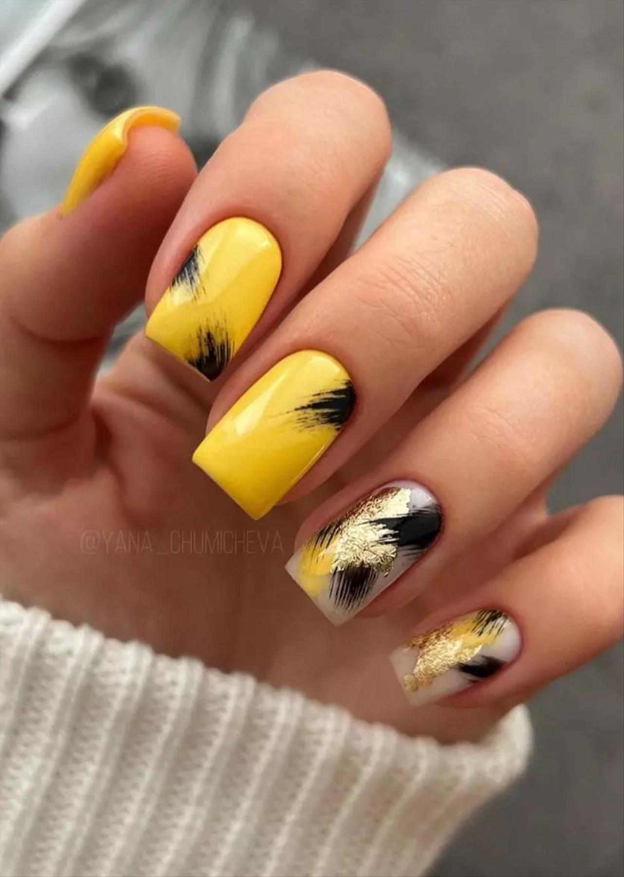 Beautiful short square acrylic nails design for 2022