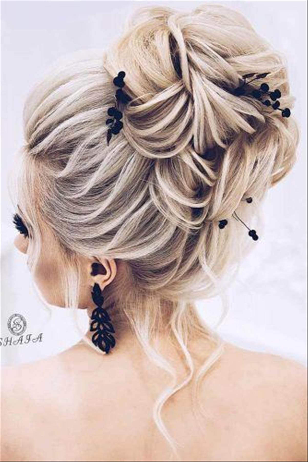  Elegant prom updos hairstyle 2022 to refresh your look