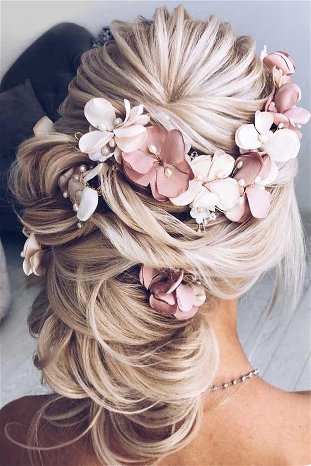  Elegant prom updos hairstyle 2022 to refresh your look