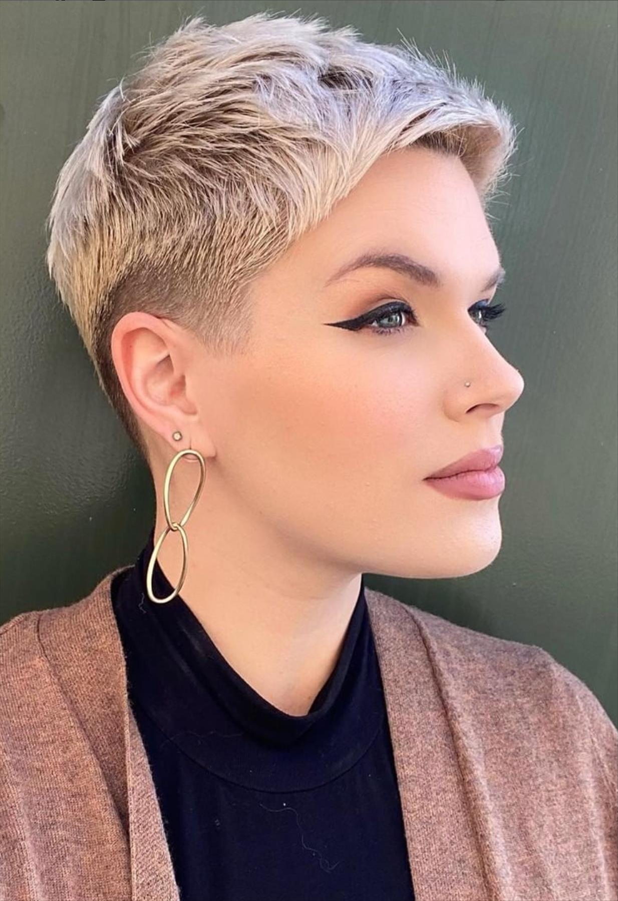 Best ash blonde pixie short hair for chic women trending now