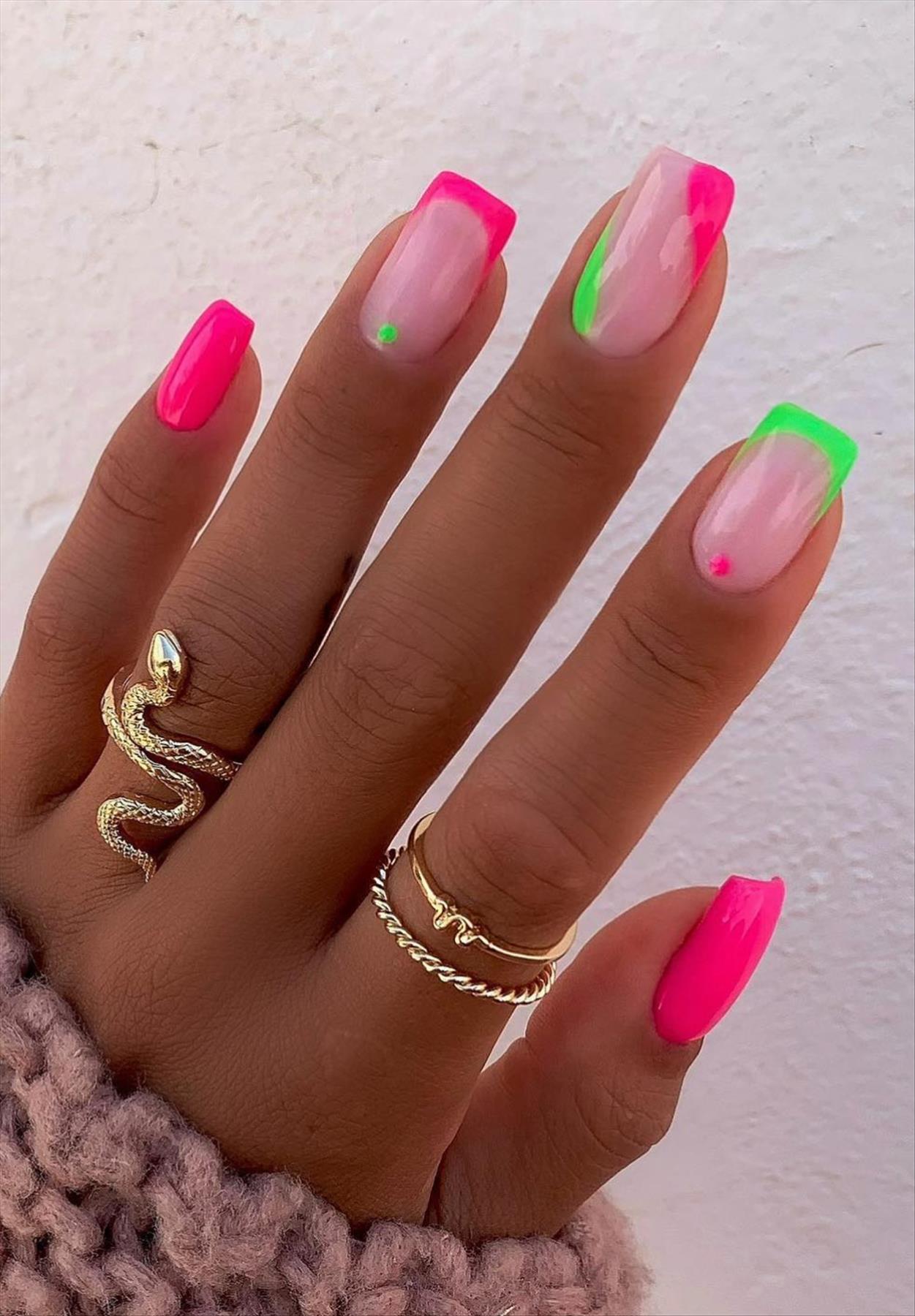 Fabulous short acrylic coffin nails ideas for 2022