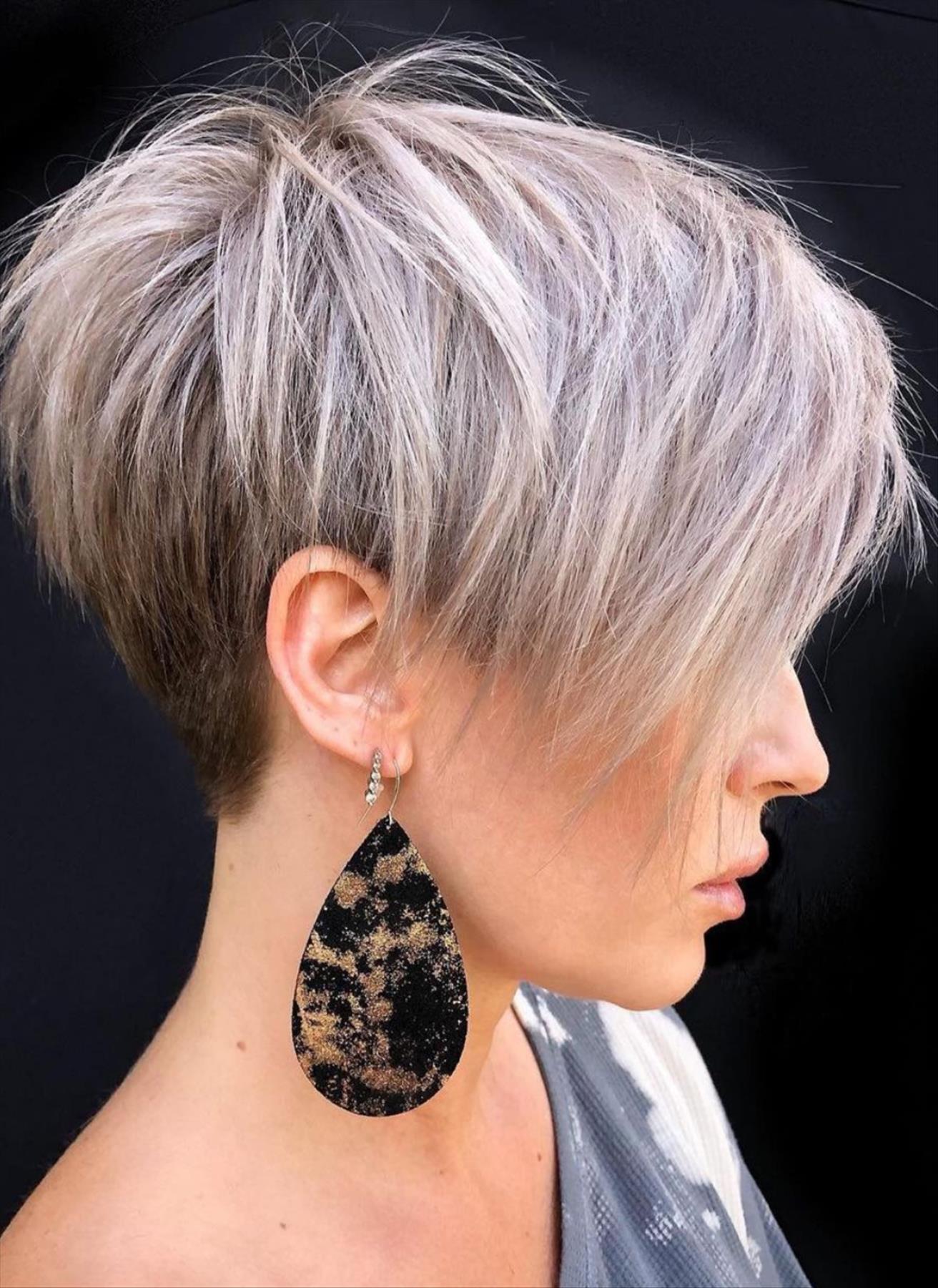 Best ash blonde pixie short hair for chic women trending now