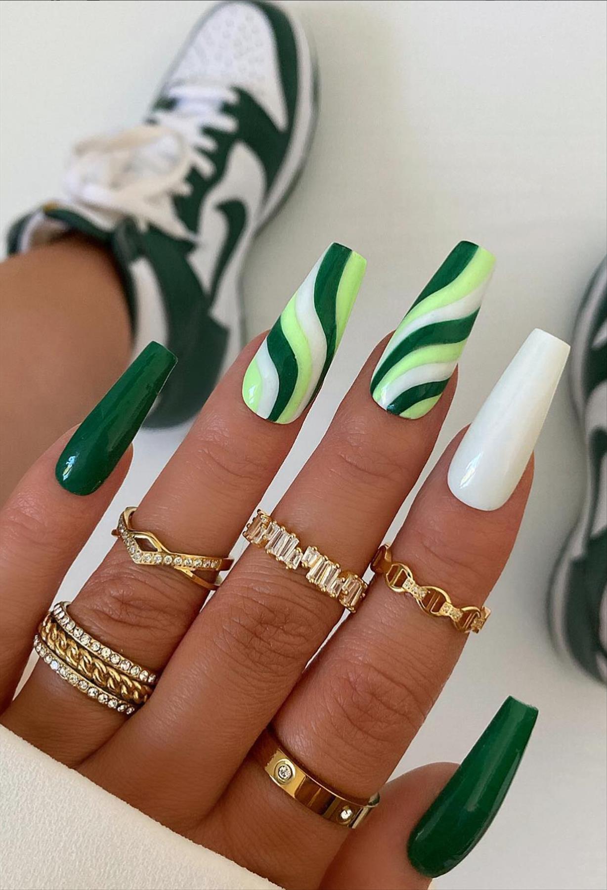 Perfect green nail ideas for your next manicures inspiration 2022