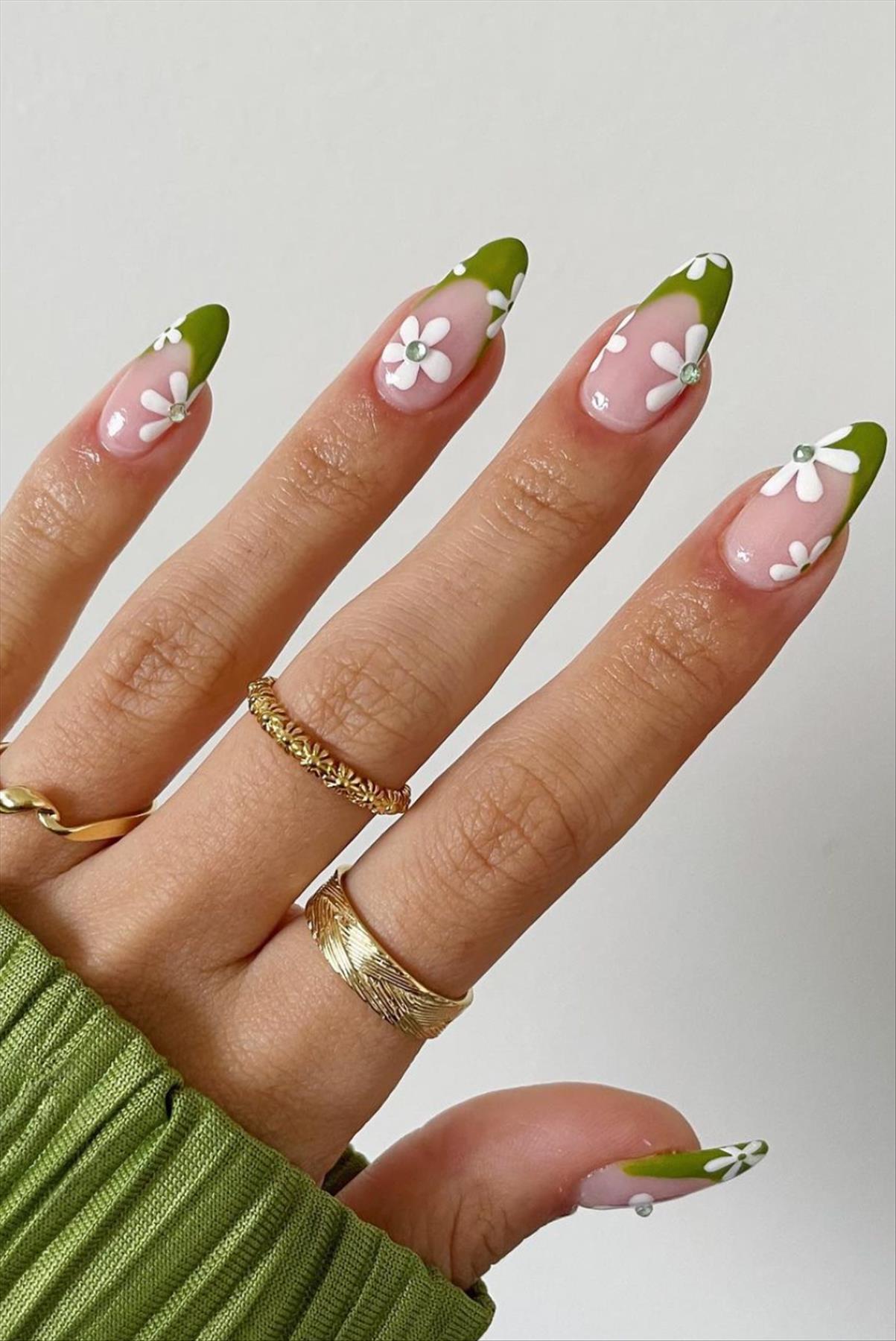 Best Graduation Nail Designs Perfect For Your Big Day