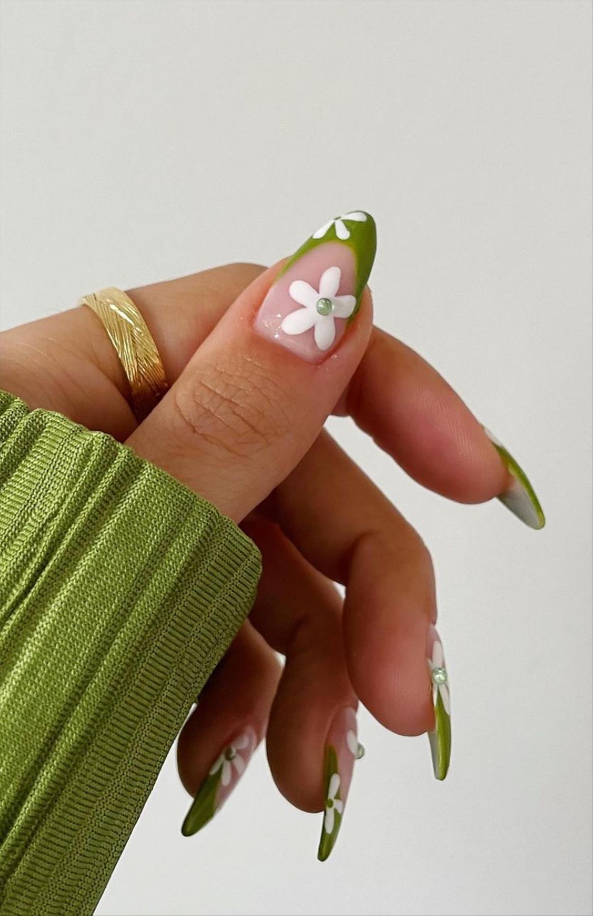 Best Graduation Nail Designs Perfect For Your Big Day