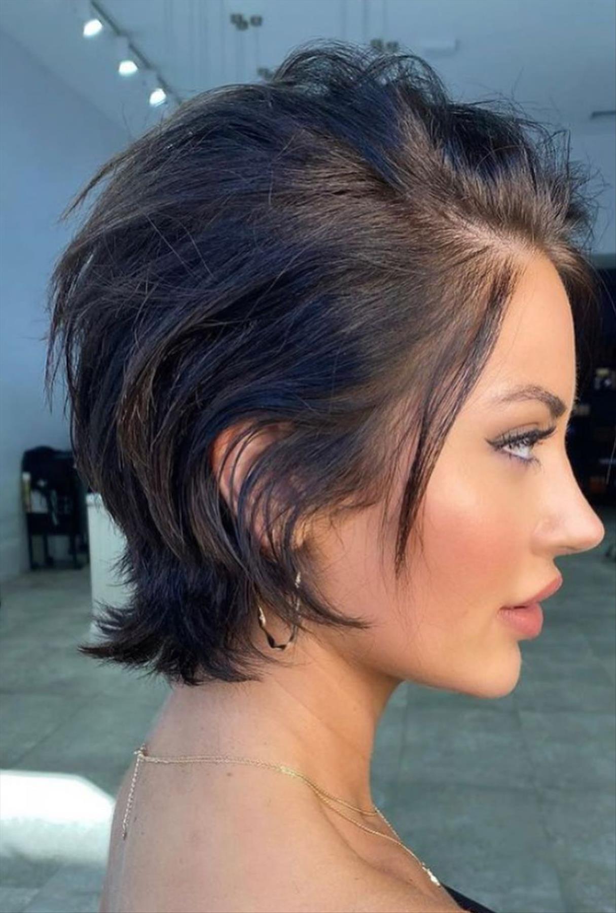 Flattering bob haircuts for fine hair in 2022