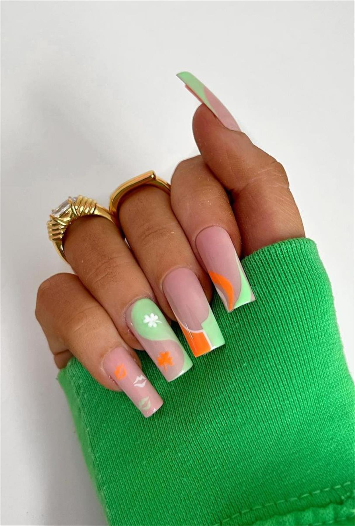 Perfect green nail ideas for your next manicures inspiration 2022