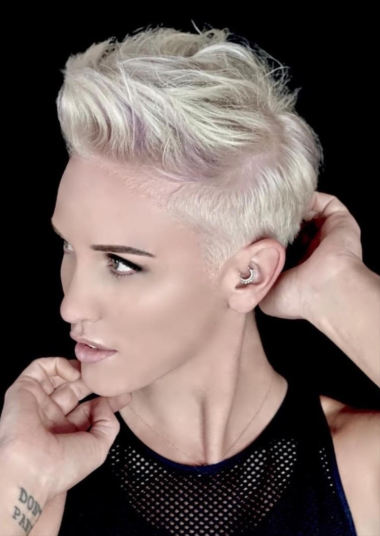 Best ash blonde pixie short hair for chic women trending now