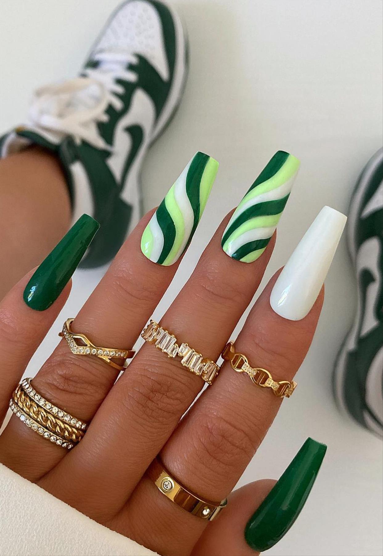 Perfect green nail ideas for your next manicures inspiration 2022