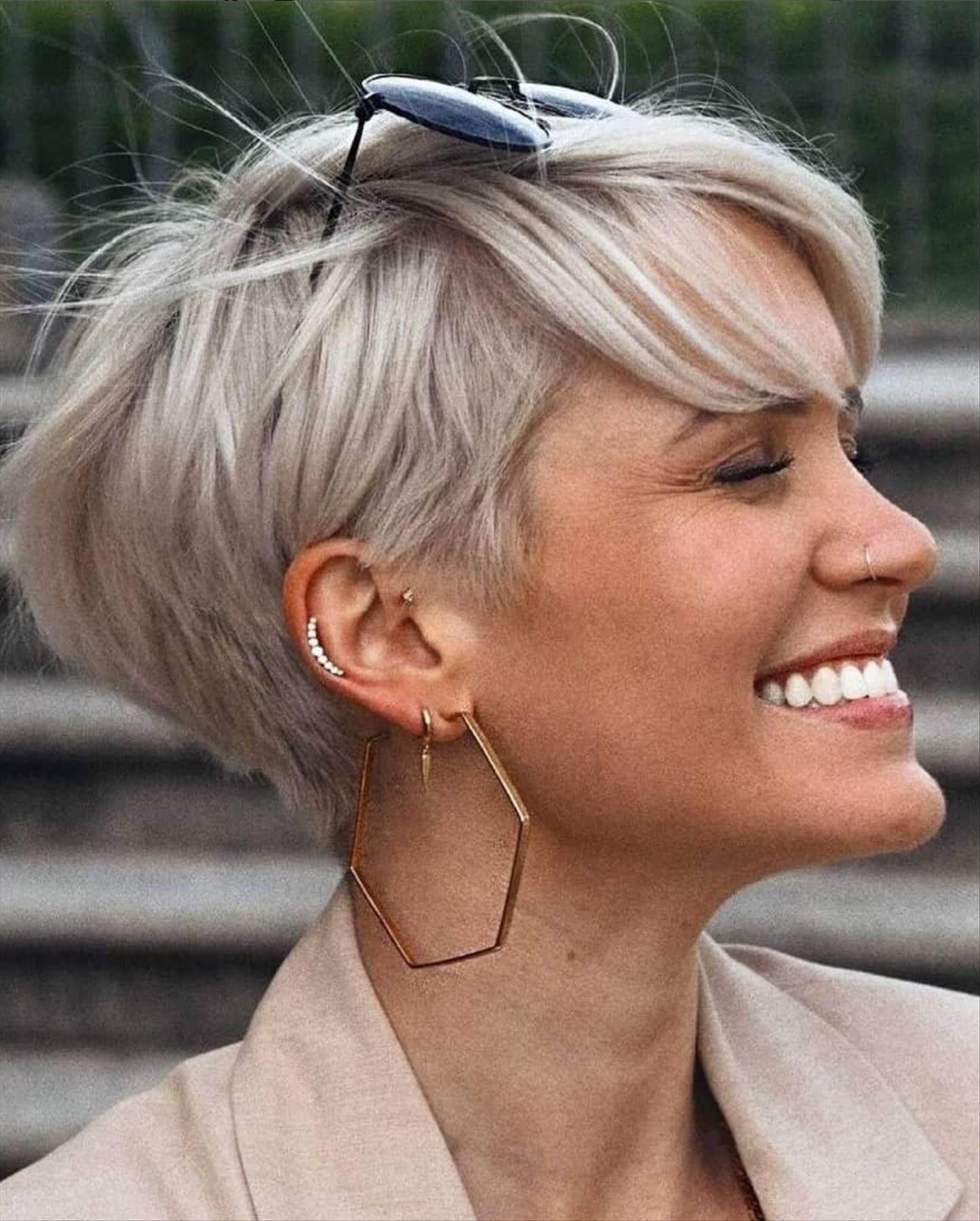 Best ash blonde pixie short hair for chic women trending now