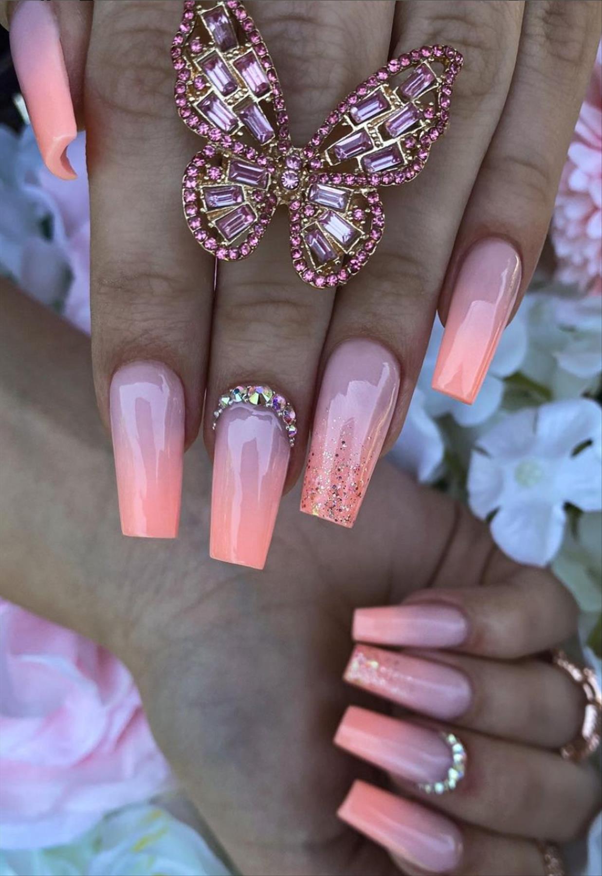 Beautiful coral nail designs to wear this Summer