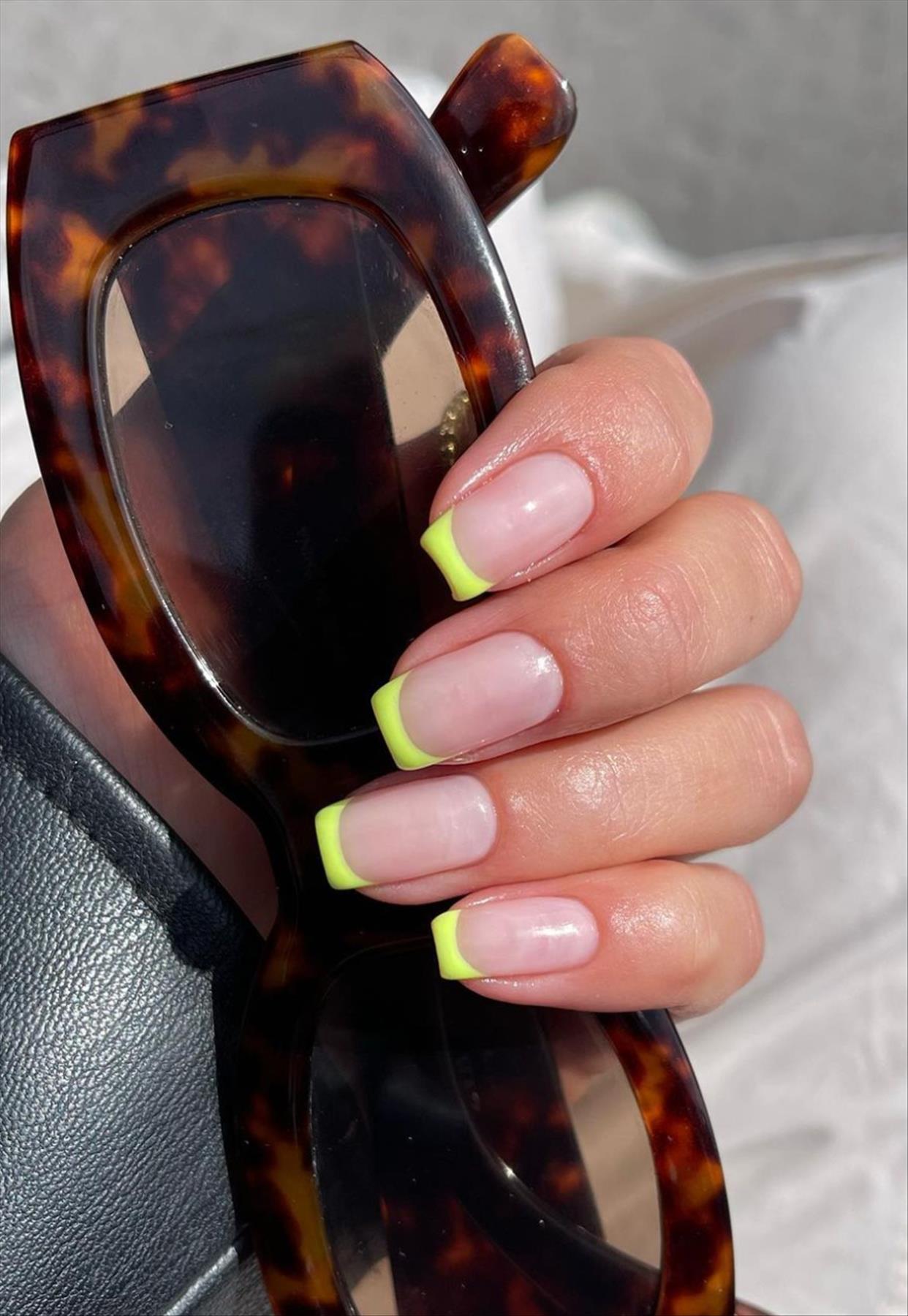 Best & Simple short coffin nails ideas for Summer manicures inspo