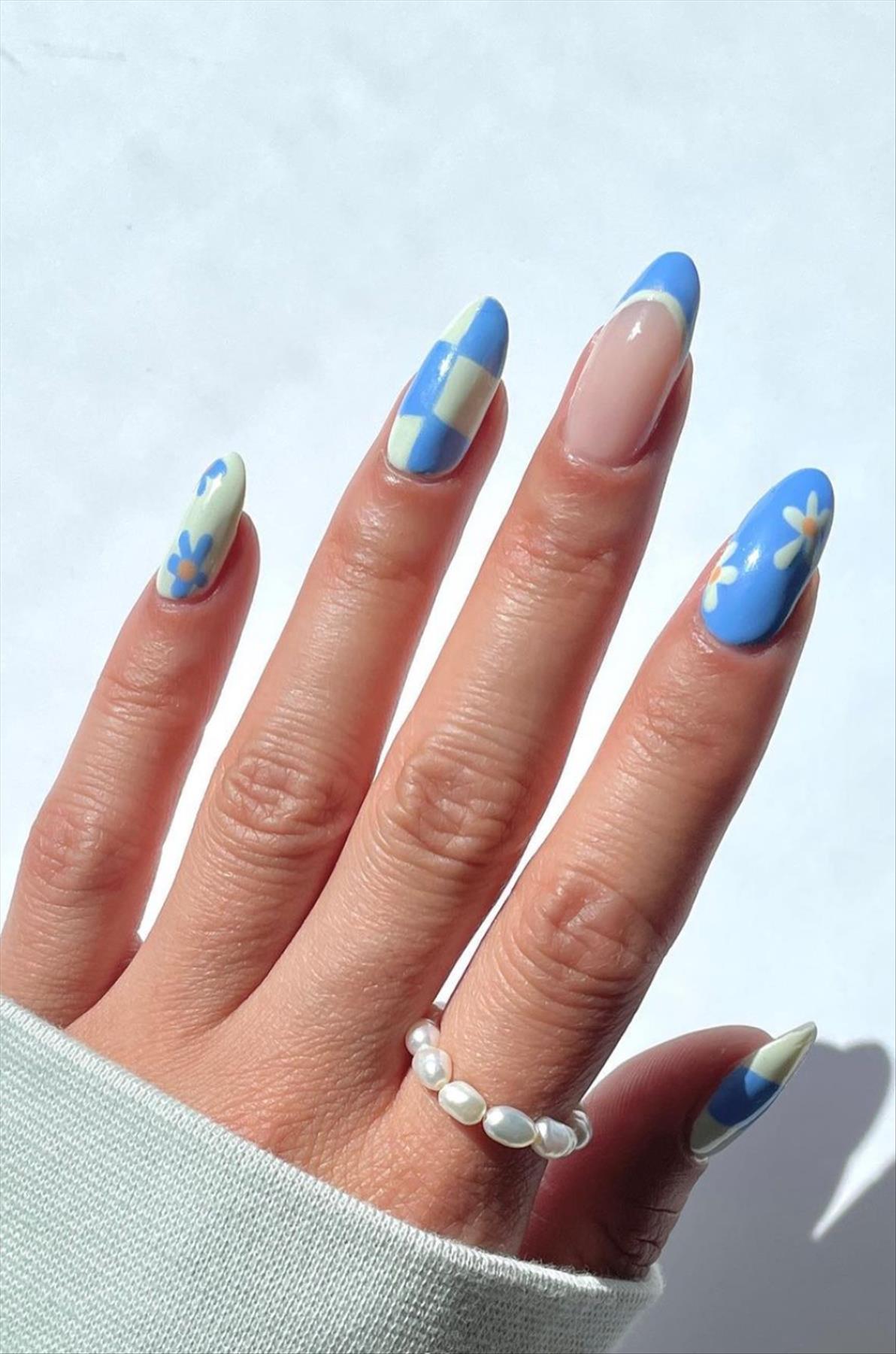 Stunning swirl nail art you'll flip for 2022